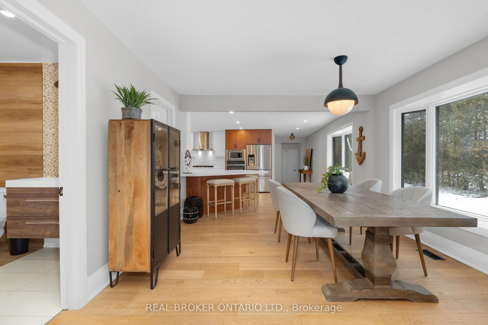 Detached living room at 943 Barry Avenue Innisfil