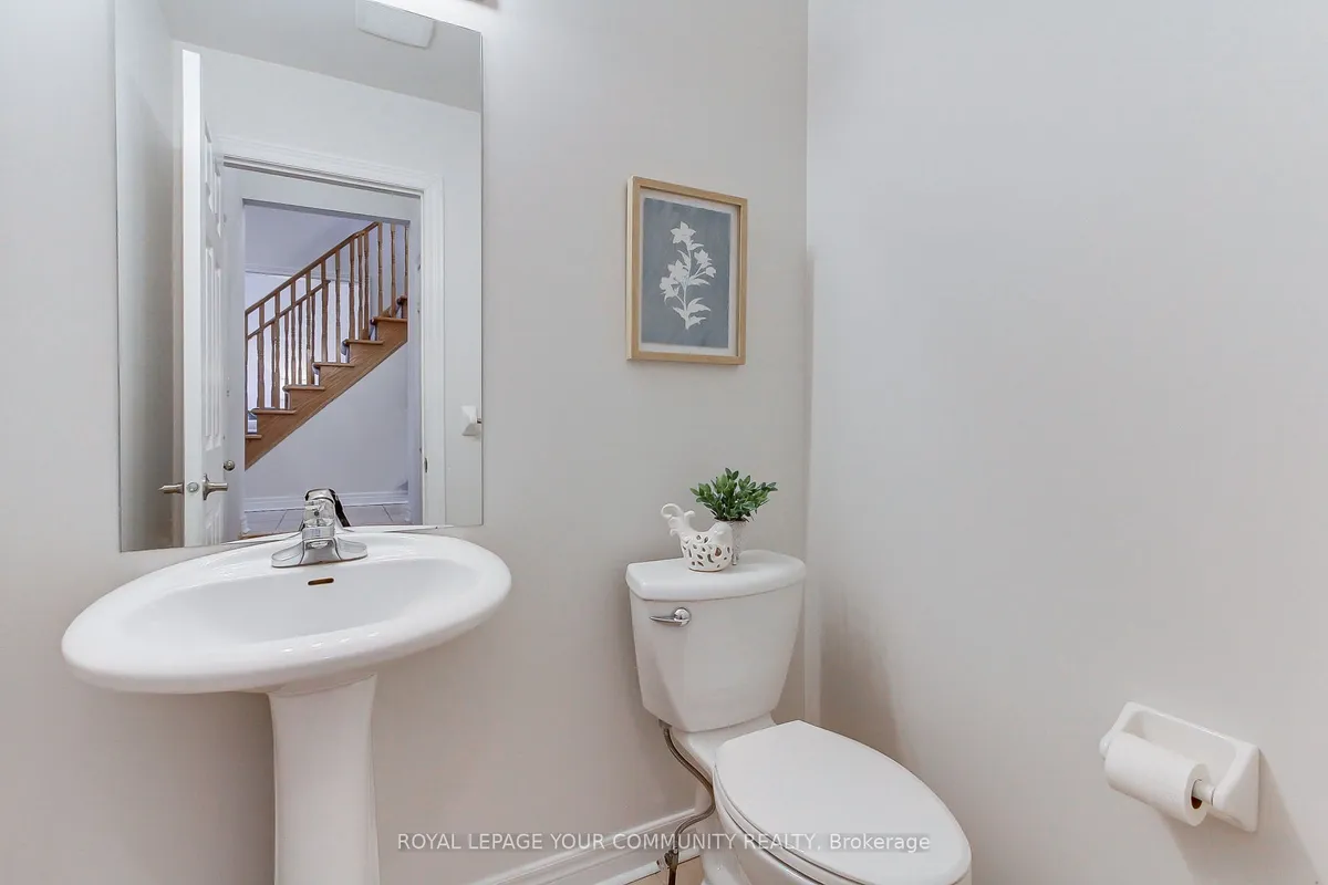 19 Chippingwood Manor, ON L4G 7R4