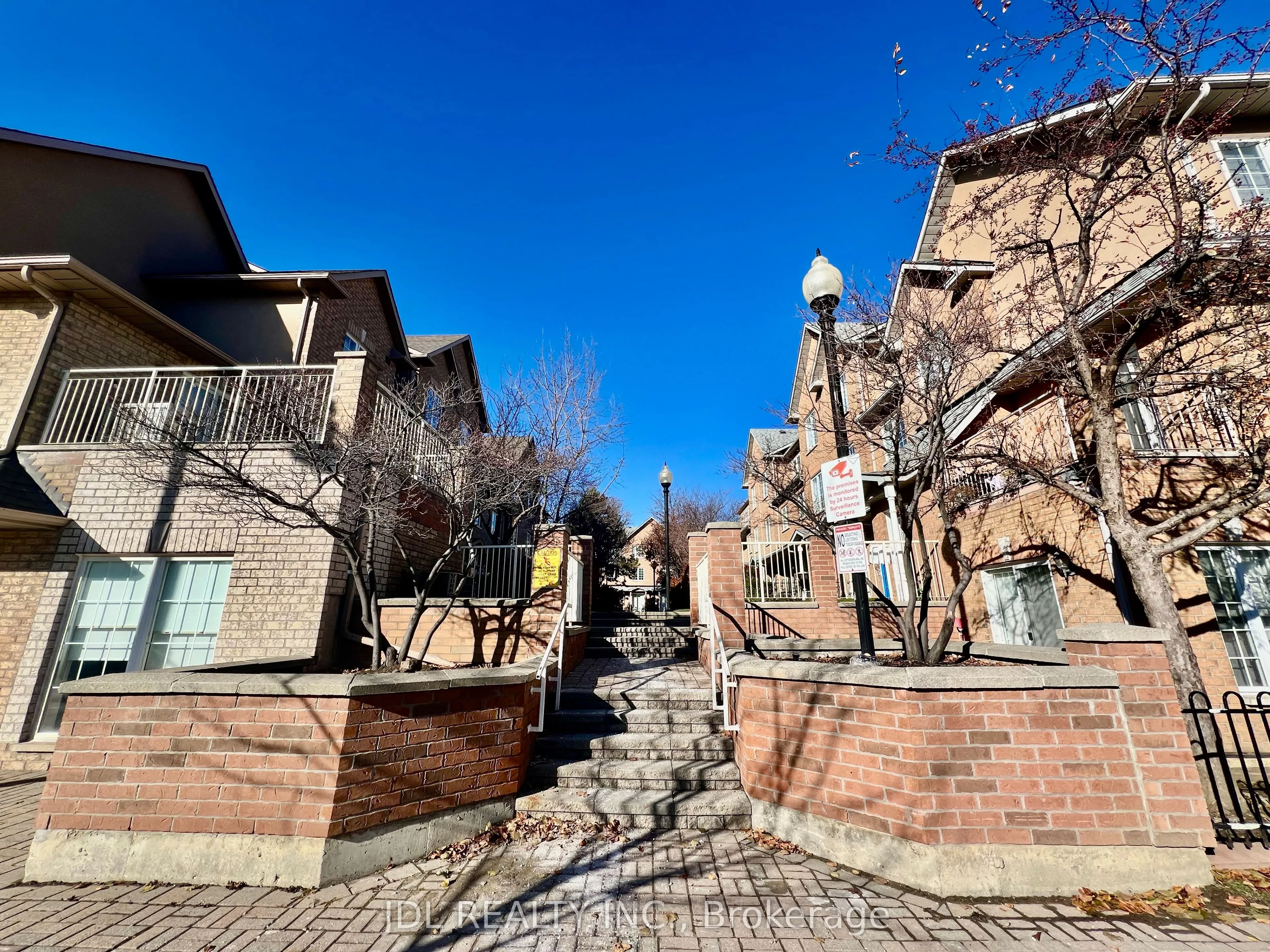 Condo Townhouse 3 bedroom 3 bathroom at 10 Cox Boulevard in Markham - MLS# N12572862