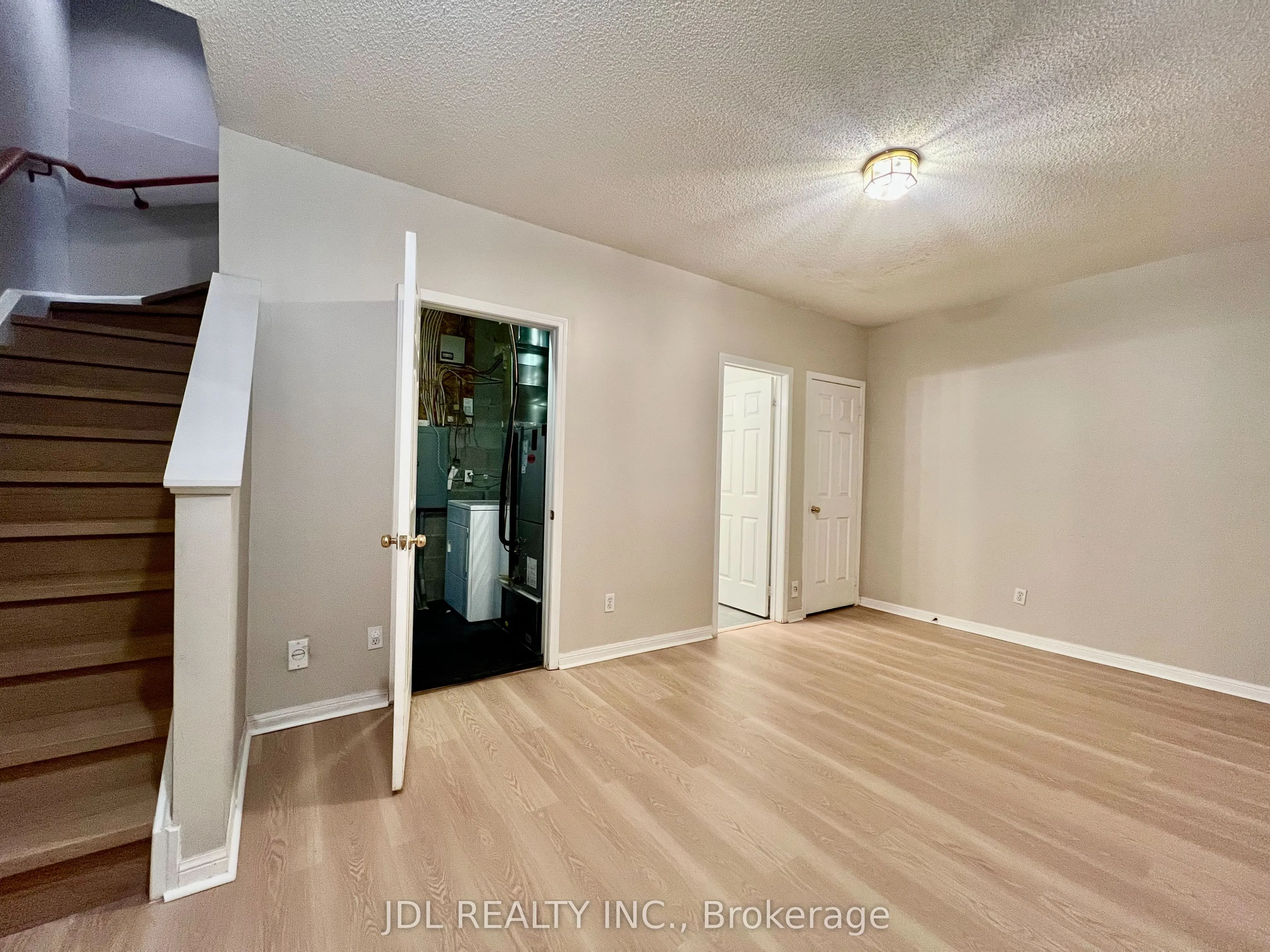 Condo Townhouse kitchen at 10 Cox Boulevard Markham