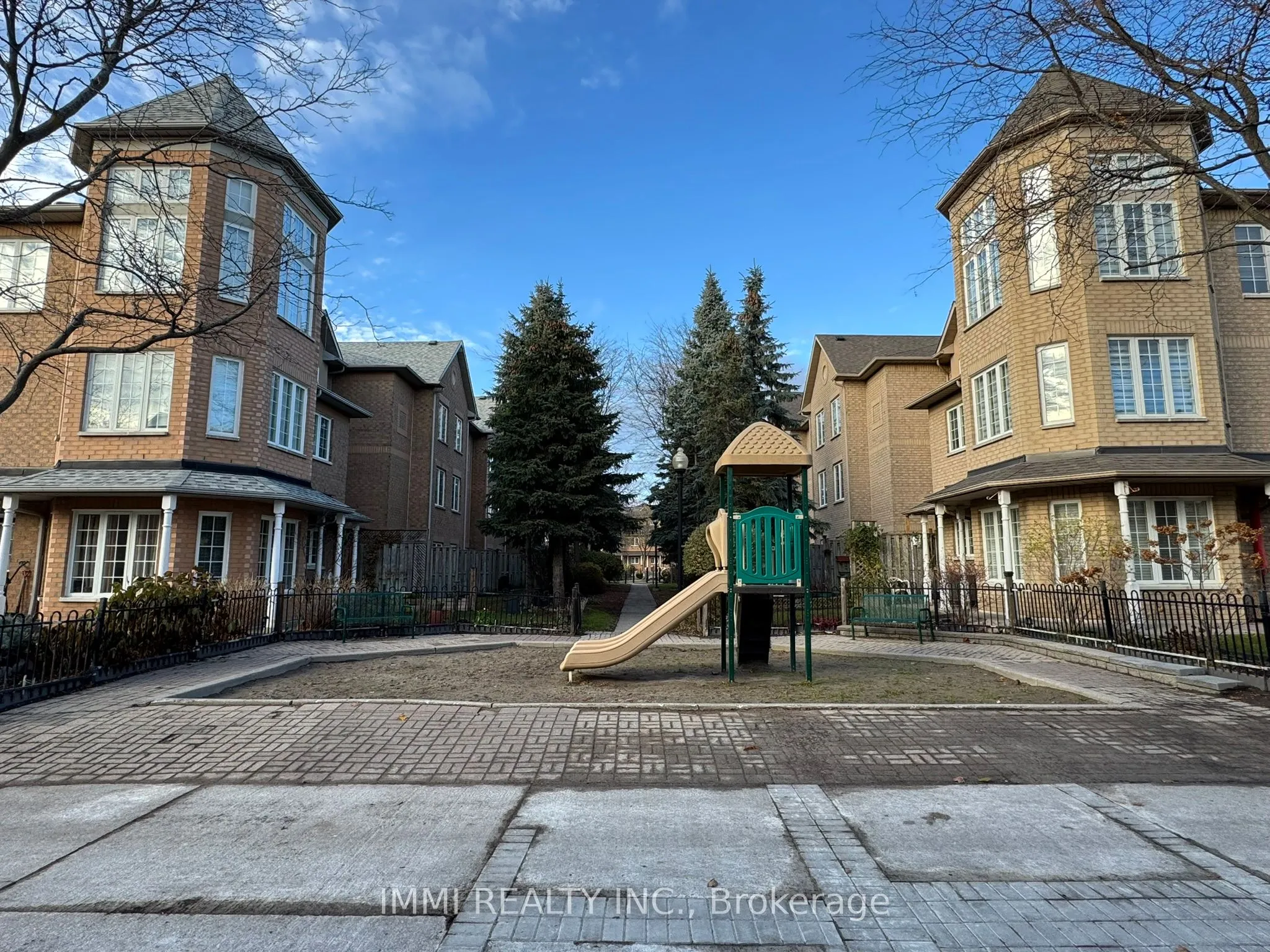 Condo Townhouse interior view at 12 Cox Boulevard Markham