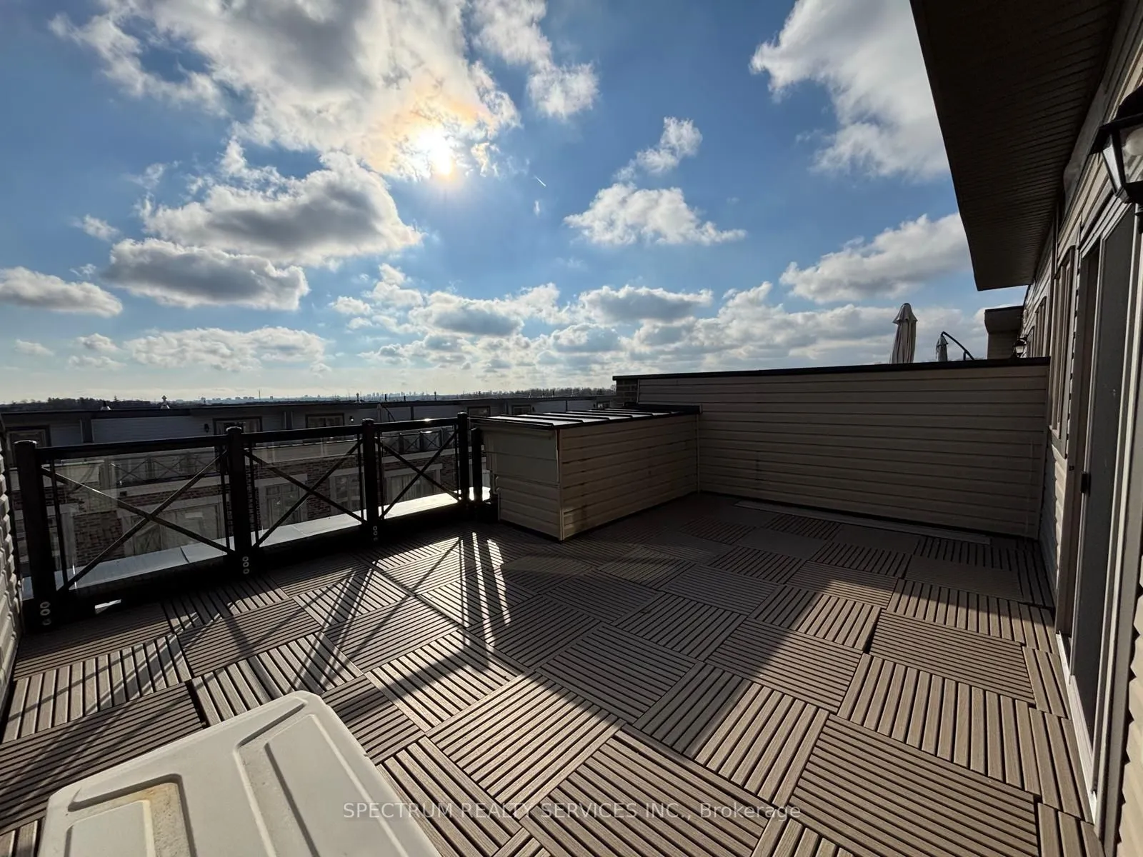 Condo Townhouse kitchen at 30 Dunsheath Way Markham