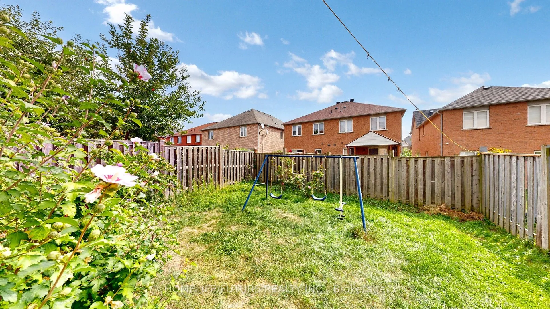 Link interior view at 19 Charles Brown Road Markham