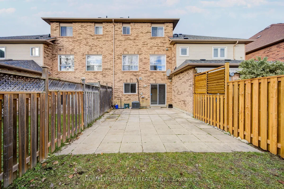 15 Bowler Street, ON L4G 7J2