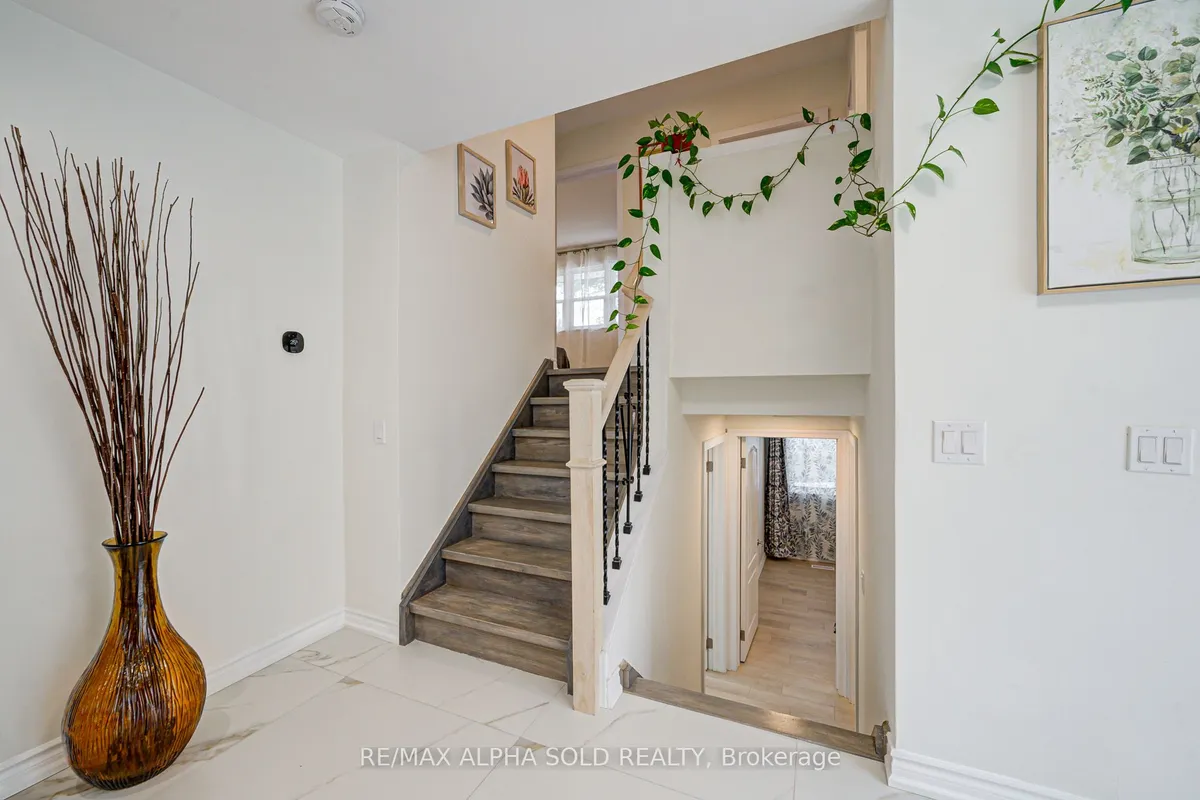 16 Arrowflight Drive, ON L3P 1S1