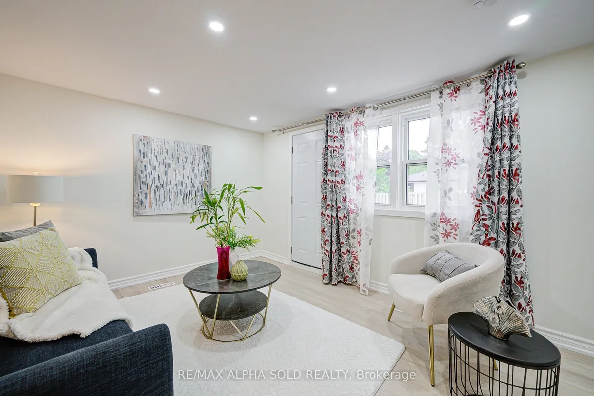 16 Arrowflight Drive, ON L3P 1S1