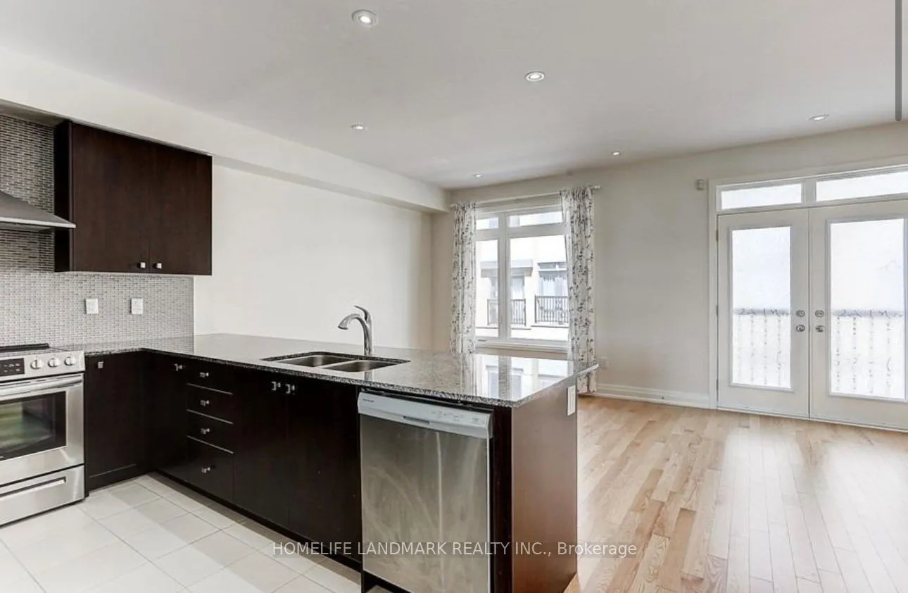 Att/Row/Townhouse living room at 30 McClary's Way Markham