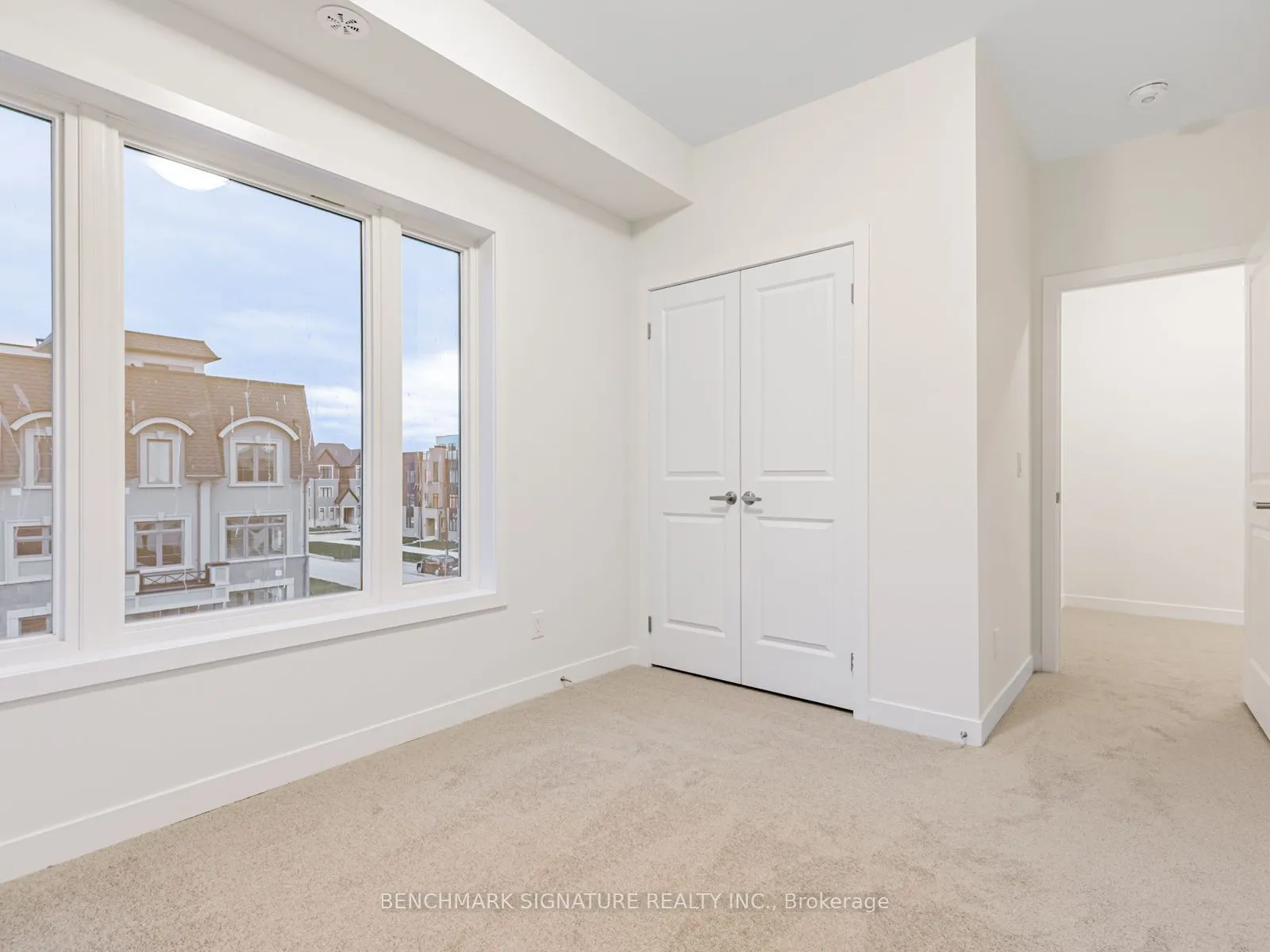 Att/Row/Townhouse kitchen at 28 Harvey Bunker Crescent Markham