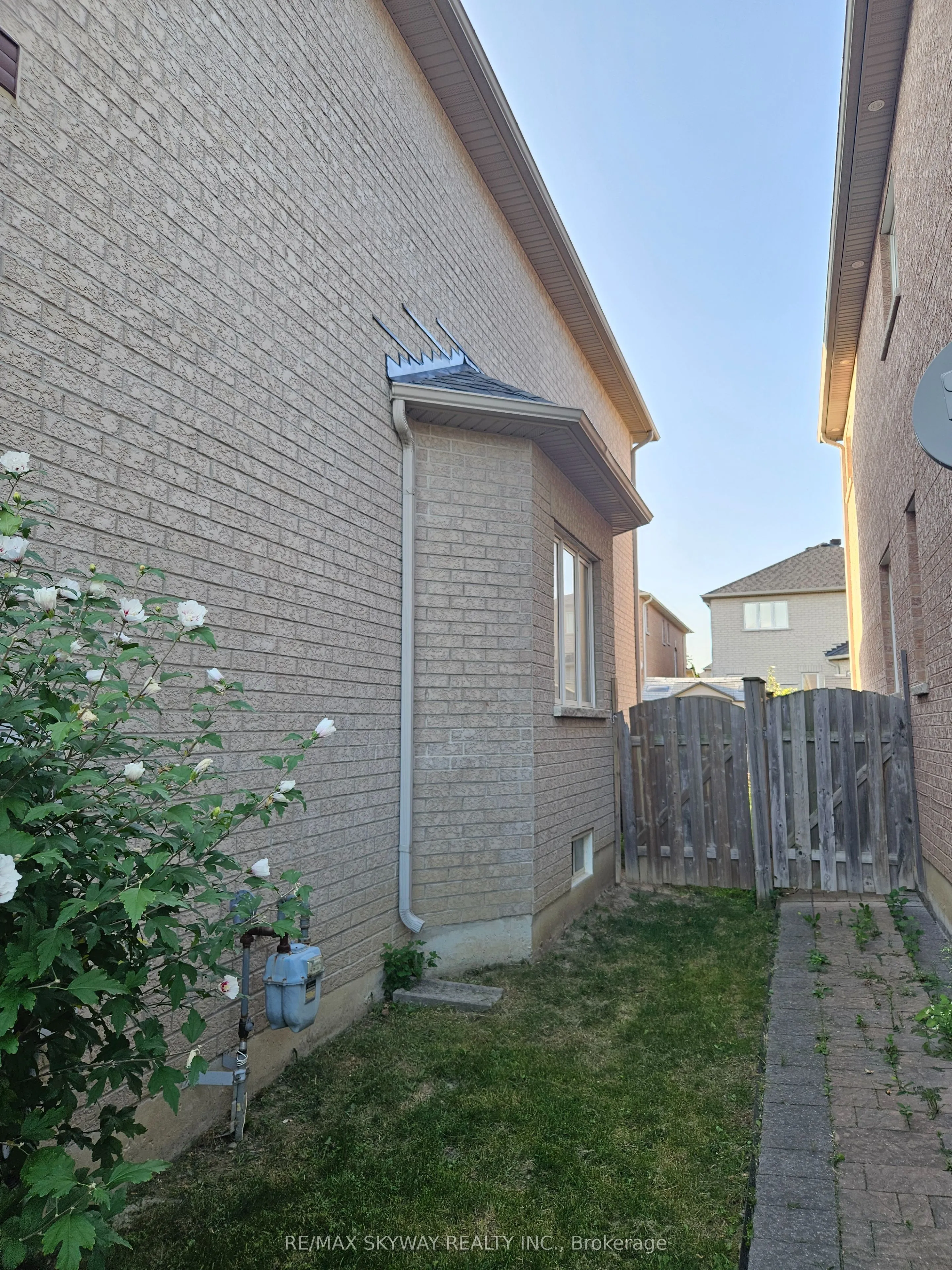 Detached kitchen at 34 Terrance Drive Markham