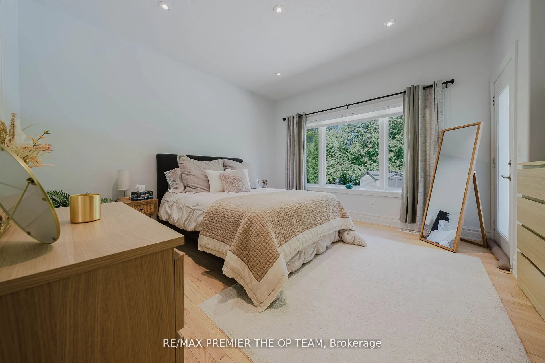 Detached interior view at 1856 Innisbrook Street Innisfil