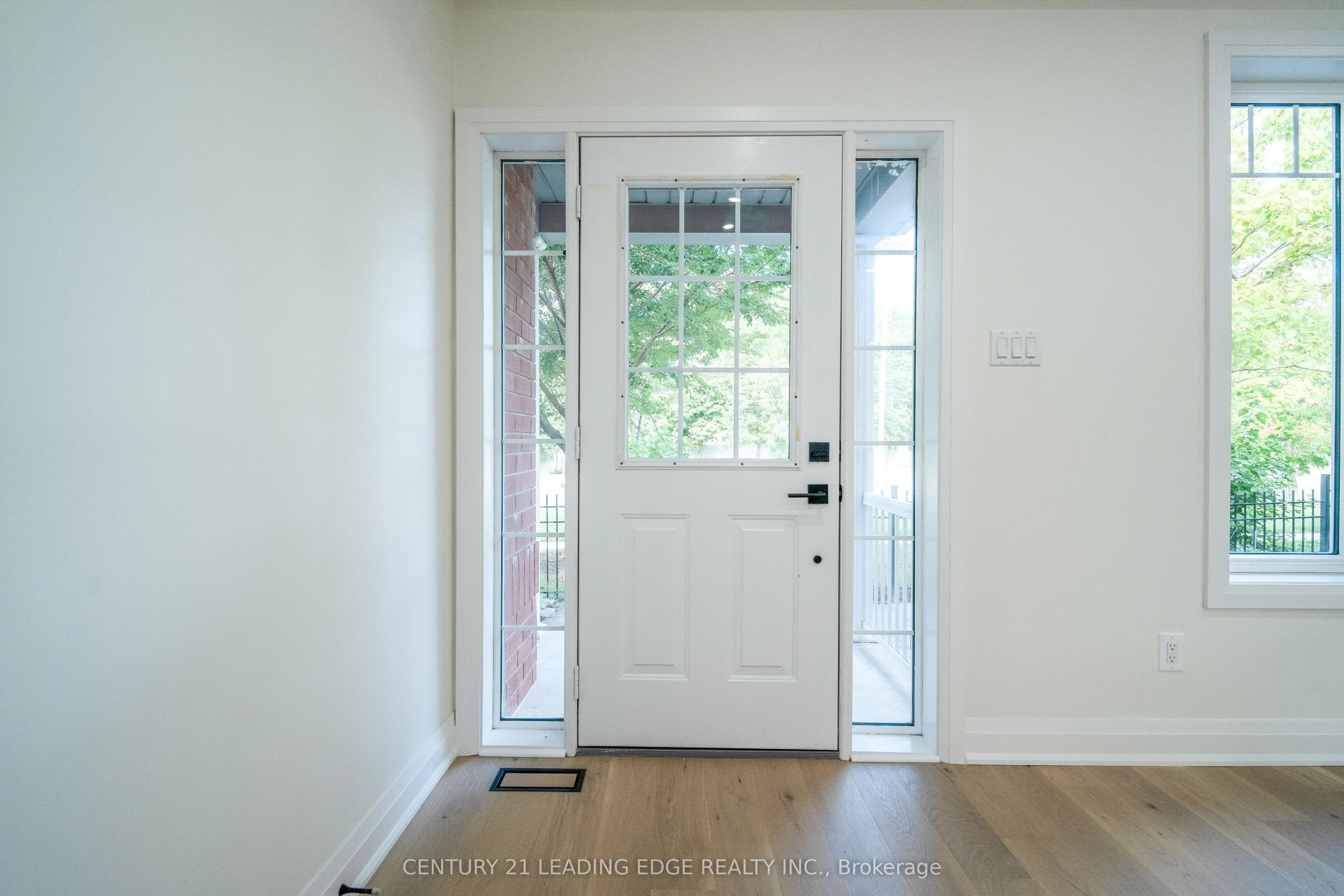 Semi-Detached  interior view at 22 MILROY Lane Markham