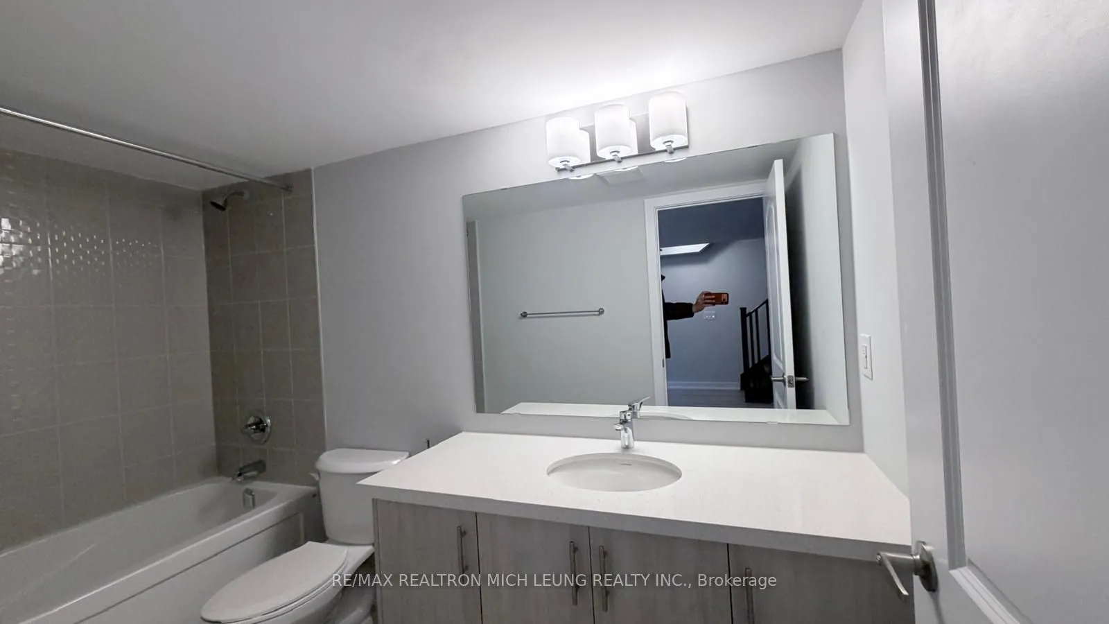 Att/Row/Townhouse kitchen at 16 Harvey bunker Crescent Markham