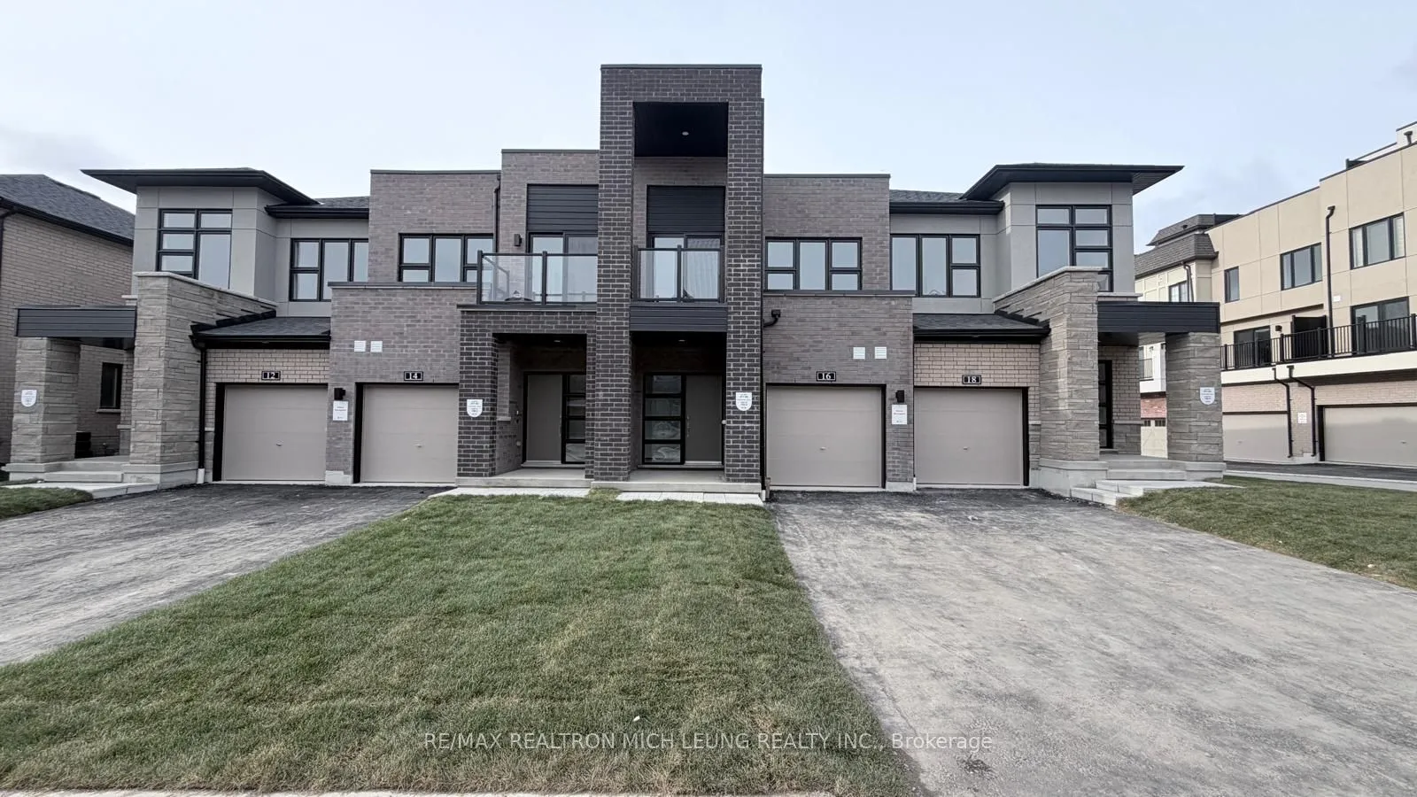 Att/Row/Townhouse 3 bedroom 4 bathroom at 16 Harvey bunker Crescent in Markham - MLS# N12587590