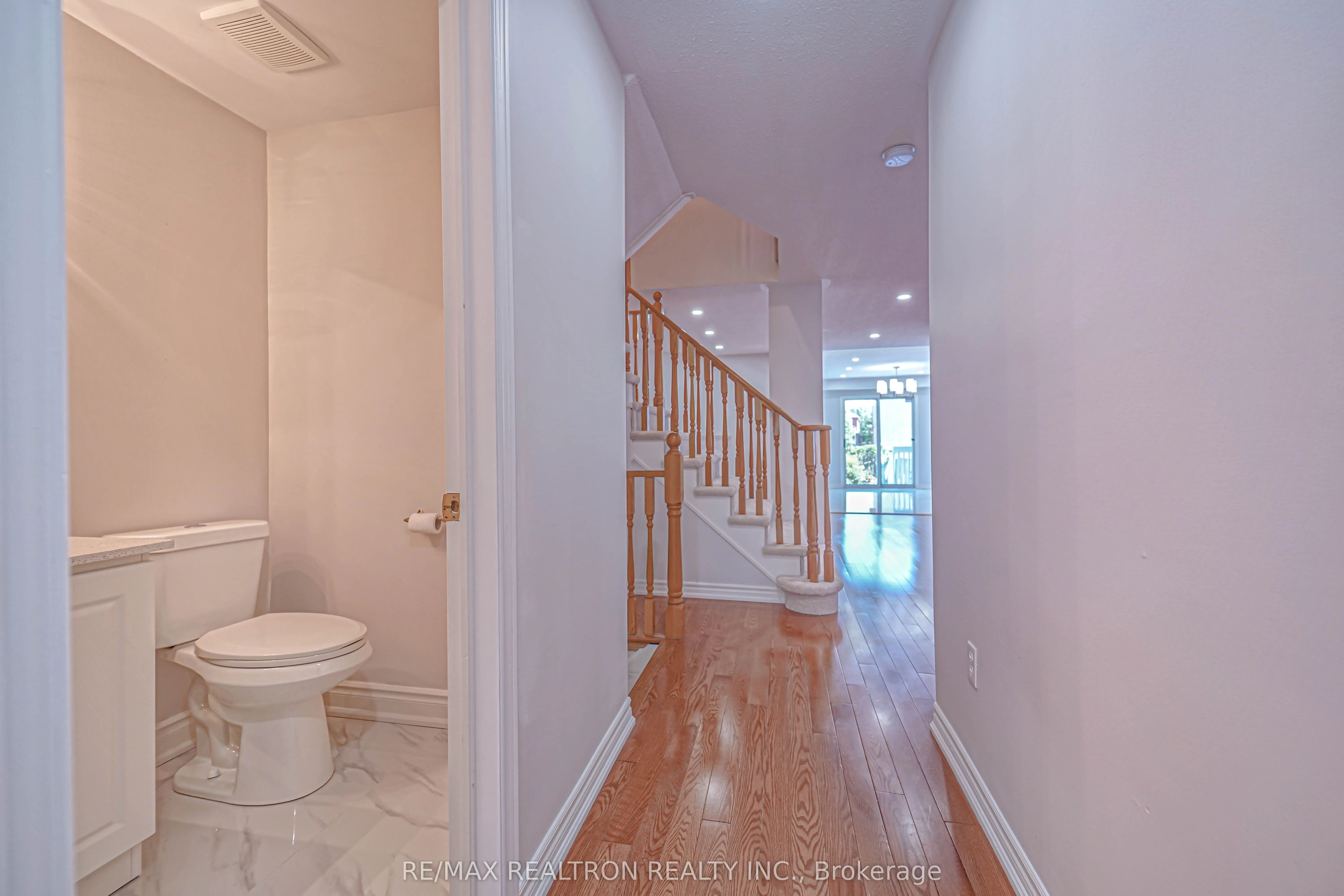 Att/Row/Townhouse living room at 175 Trail Ridge Lane Markham