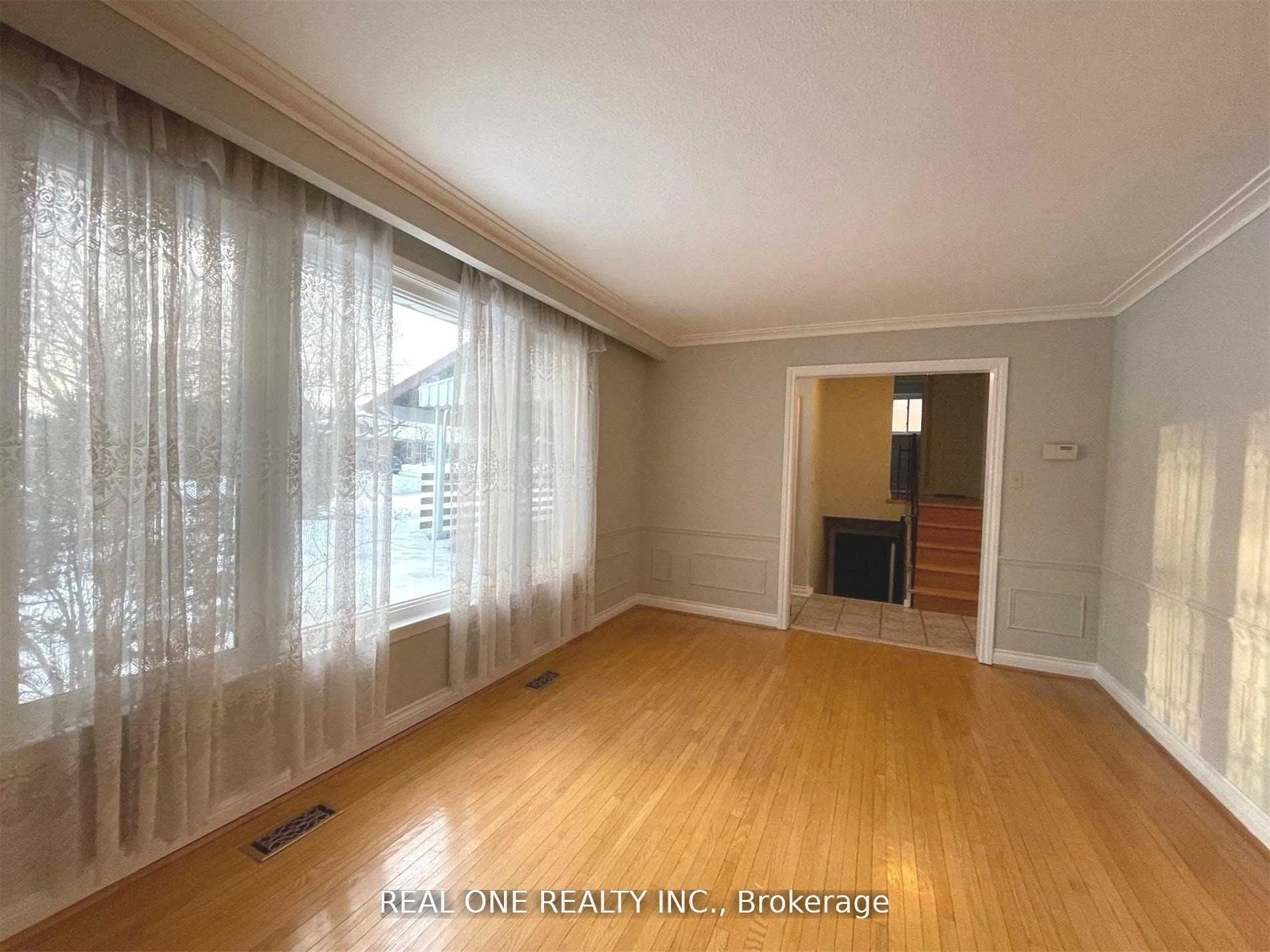 Detached kitchen at 17 Valleycrest Avenue Markham