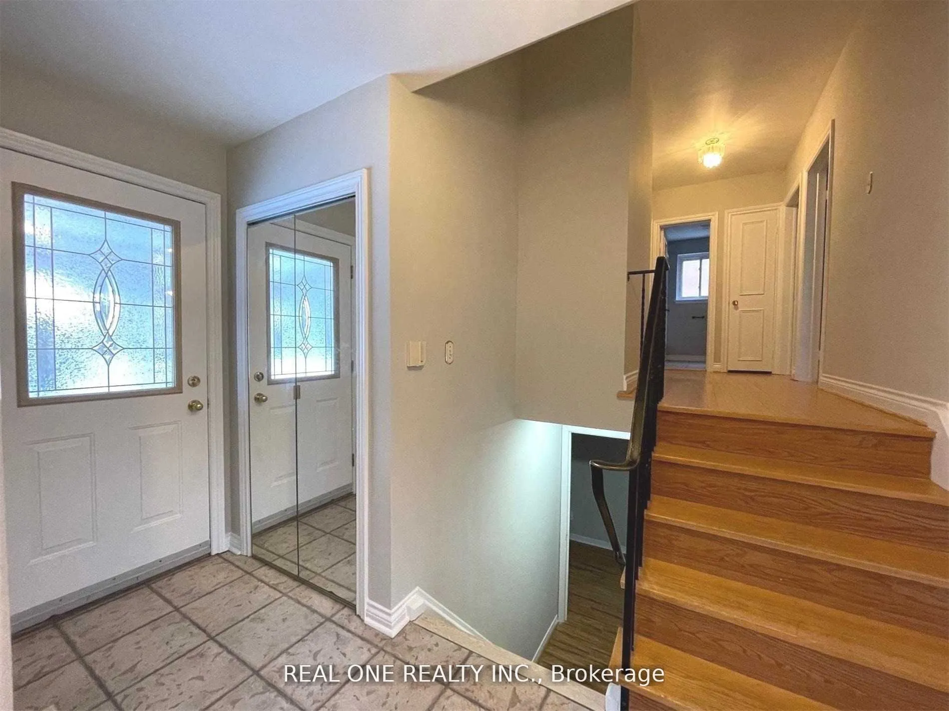 Detached living room at 17 Valleycrest Avenue Markham