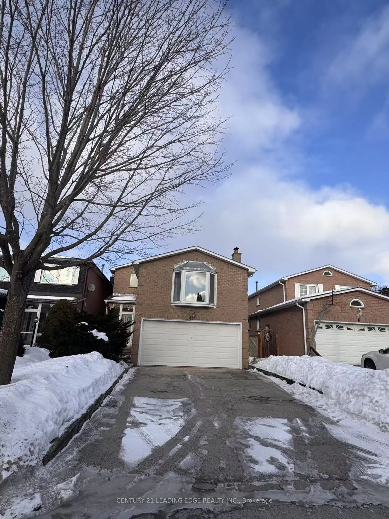 Detached 4 bedroom 4 bathroom at 4 Burwell Crescent in Markham - MLS# N12591422