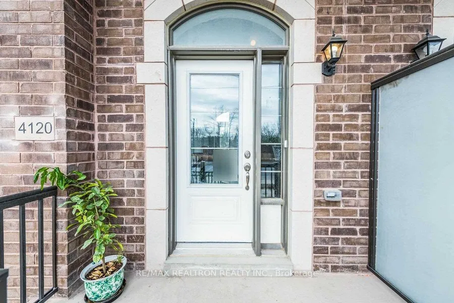 Att/Row/Townhouse 3 bedroom 4 bathroom at 4120 Highway 7 N/A in Markham - MLS# N12591814