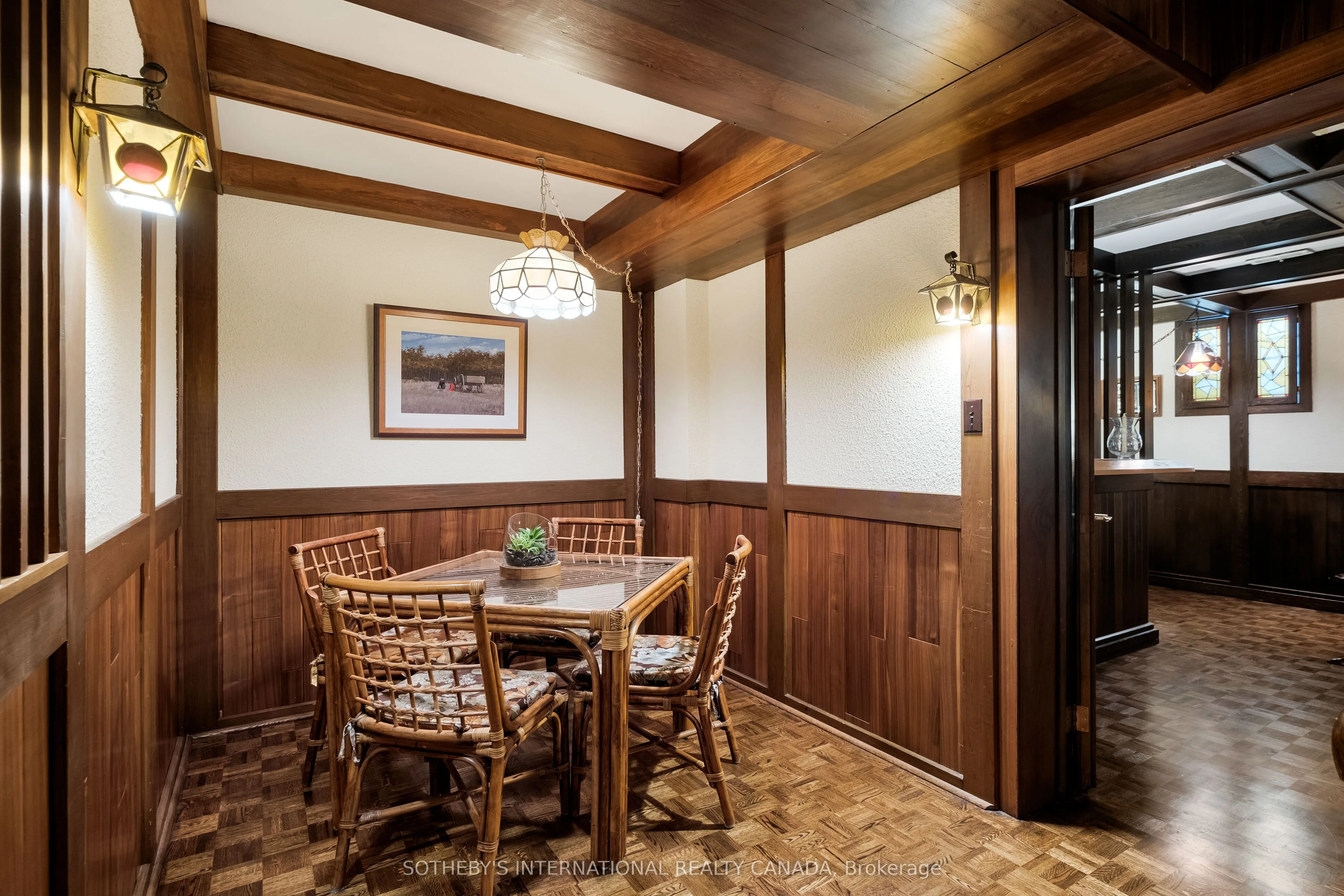 Detached kitchen at 91 Fairway Heights Drive Markham