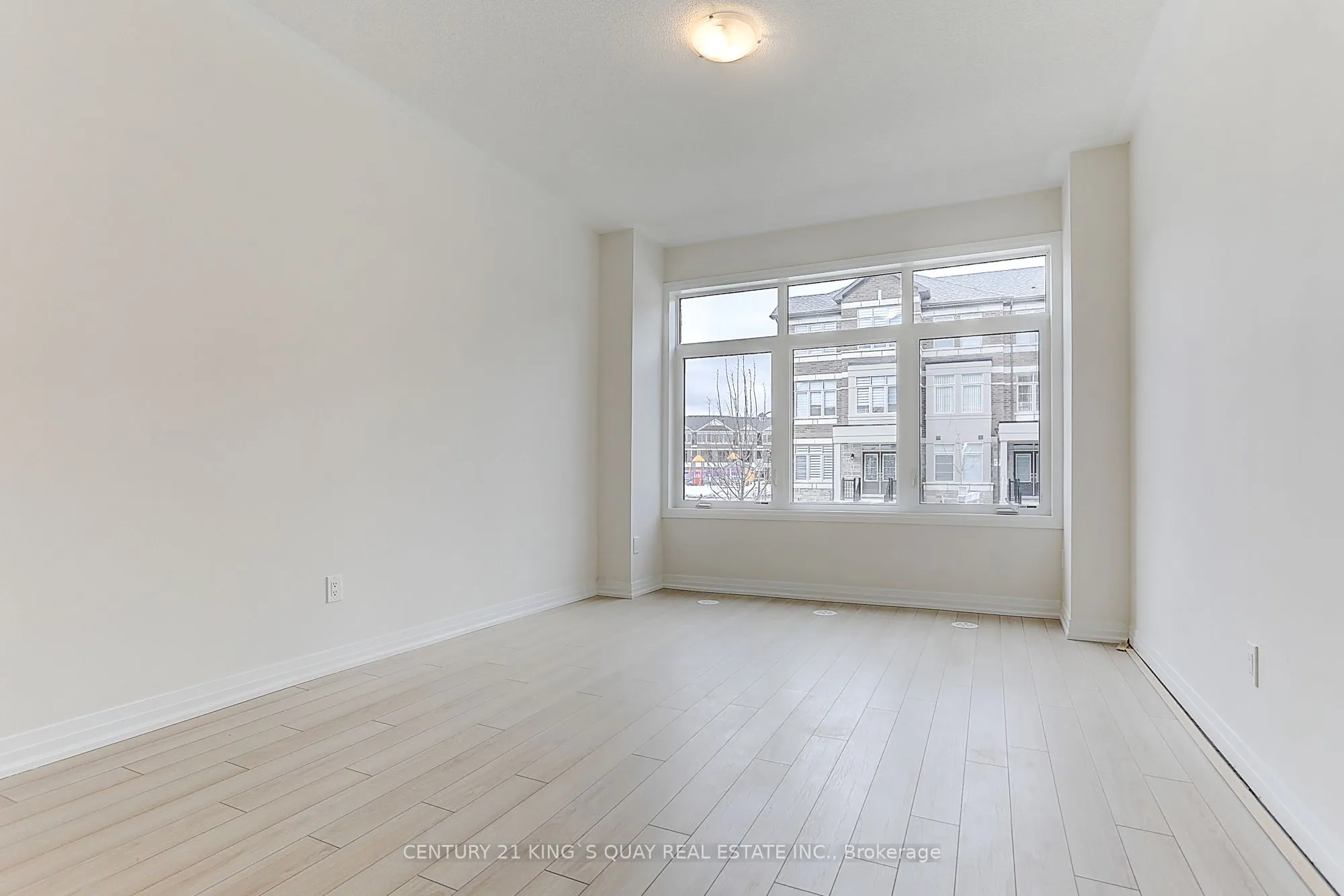 Att/Row/Townhouse interior view at 27 Floyd Ford Way Markham