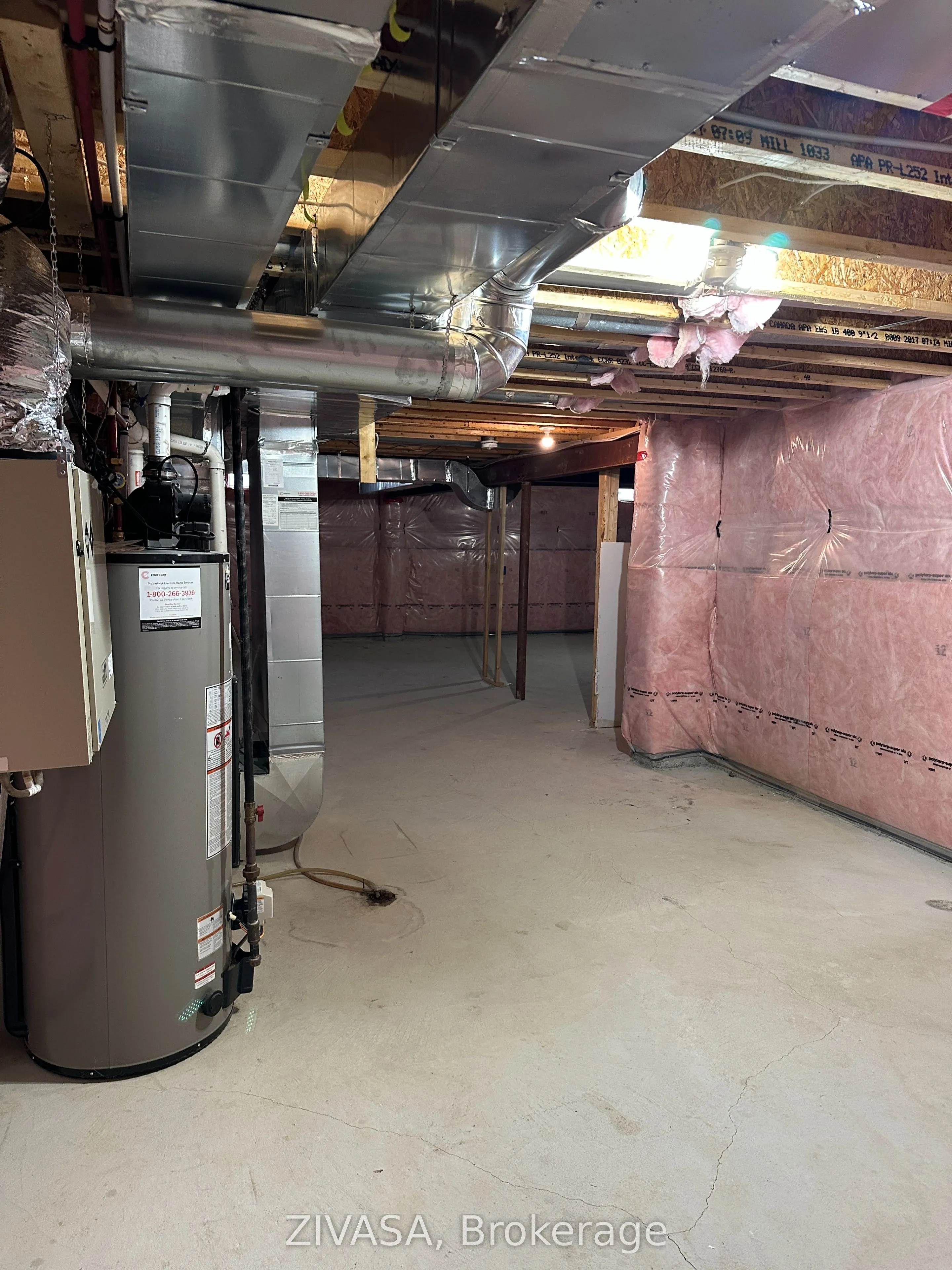 Detached kitchen at 976 Green Street Innisfil