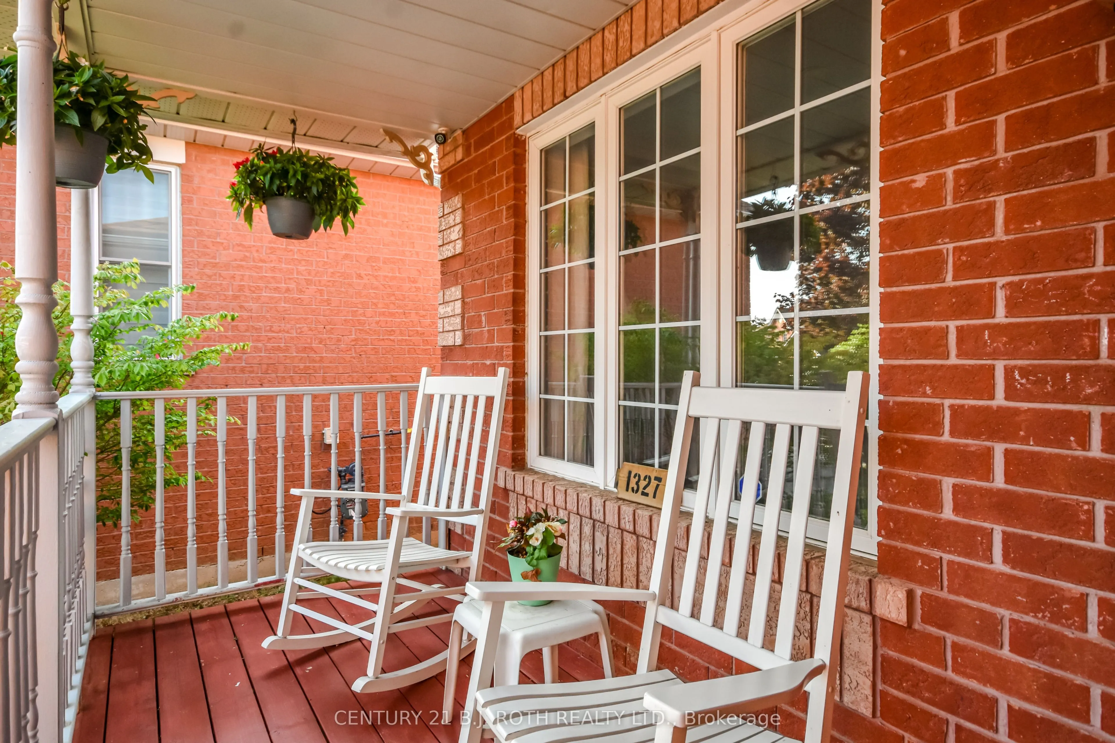 Detached interior view at 1327 Vincent Crescent Innisfil