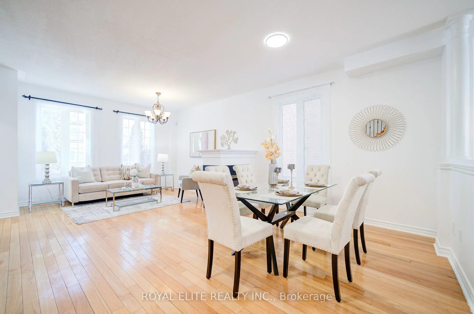 Att/Row/Townhouse interior view at 358 William Berczy Boulevard Markham