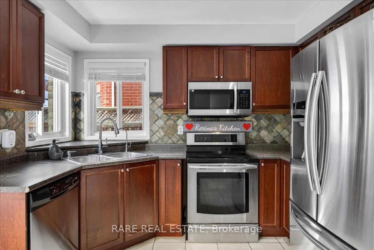 Detached living room at 1444 Forest Street Innisfil