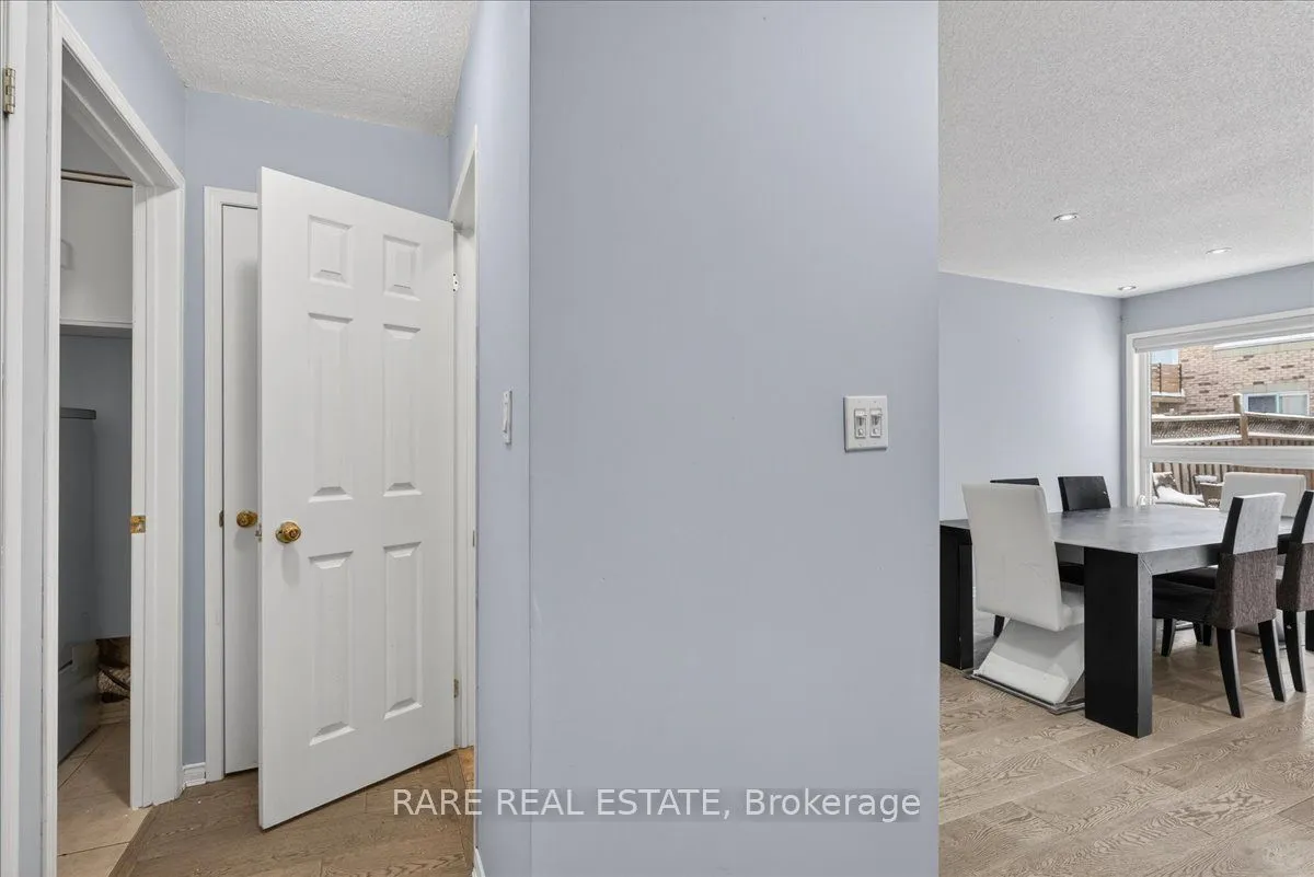 Detached kitchen at 1444 Forest Street Innisfil