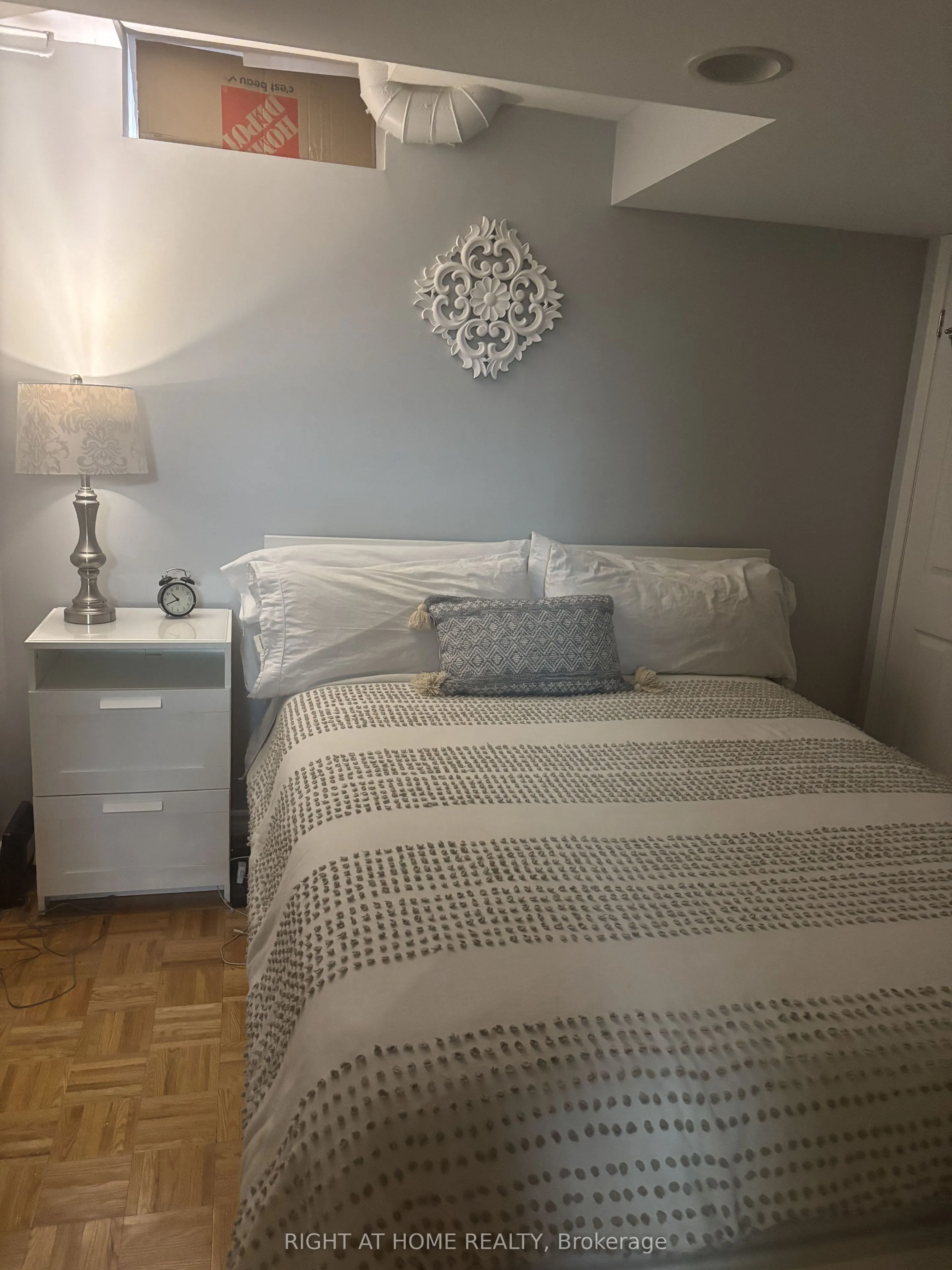 Detached living room at 13 Beechgrove Crescent Markham