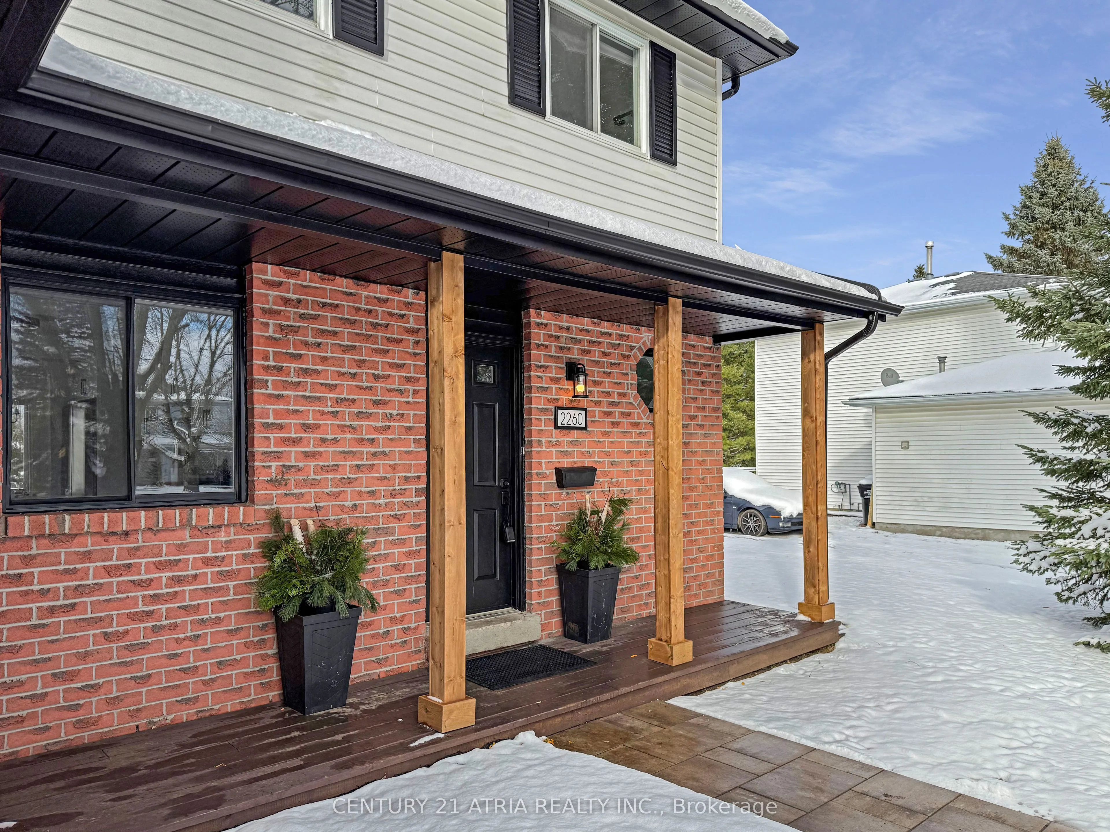 Detached living room at 2260 Lynn Street Innisfil