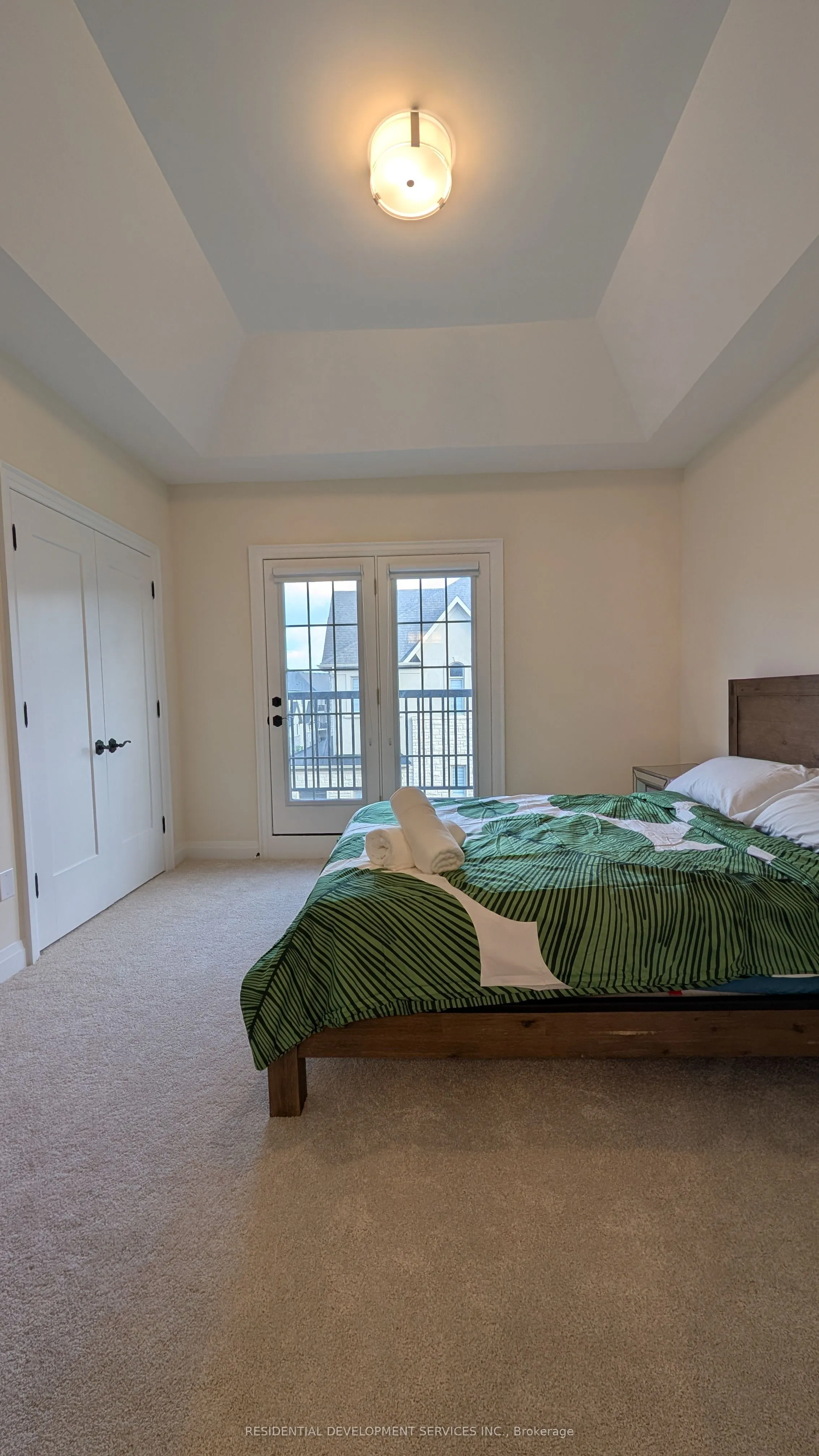 Att/Row/Townhouse kitchen at 4179 Major Mackenzie Drive Markham