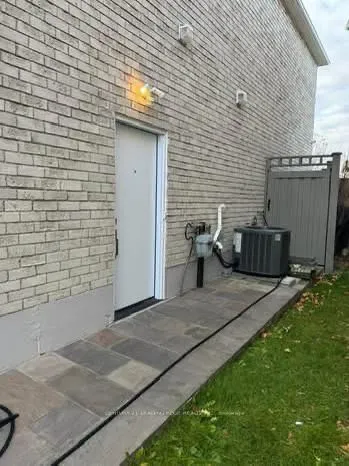 Detached interior view at 29 James Edward Drive Markham