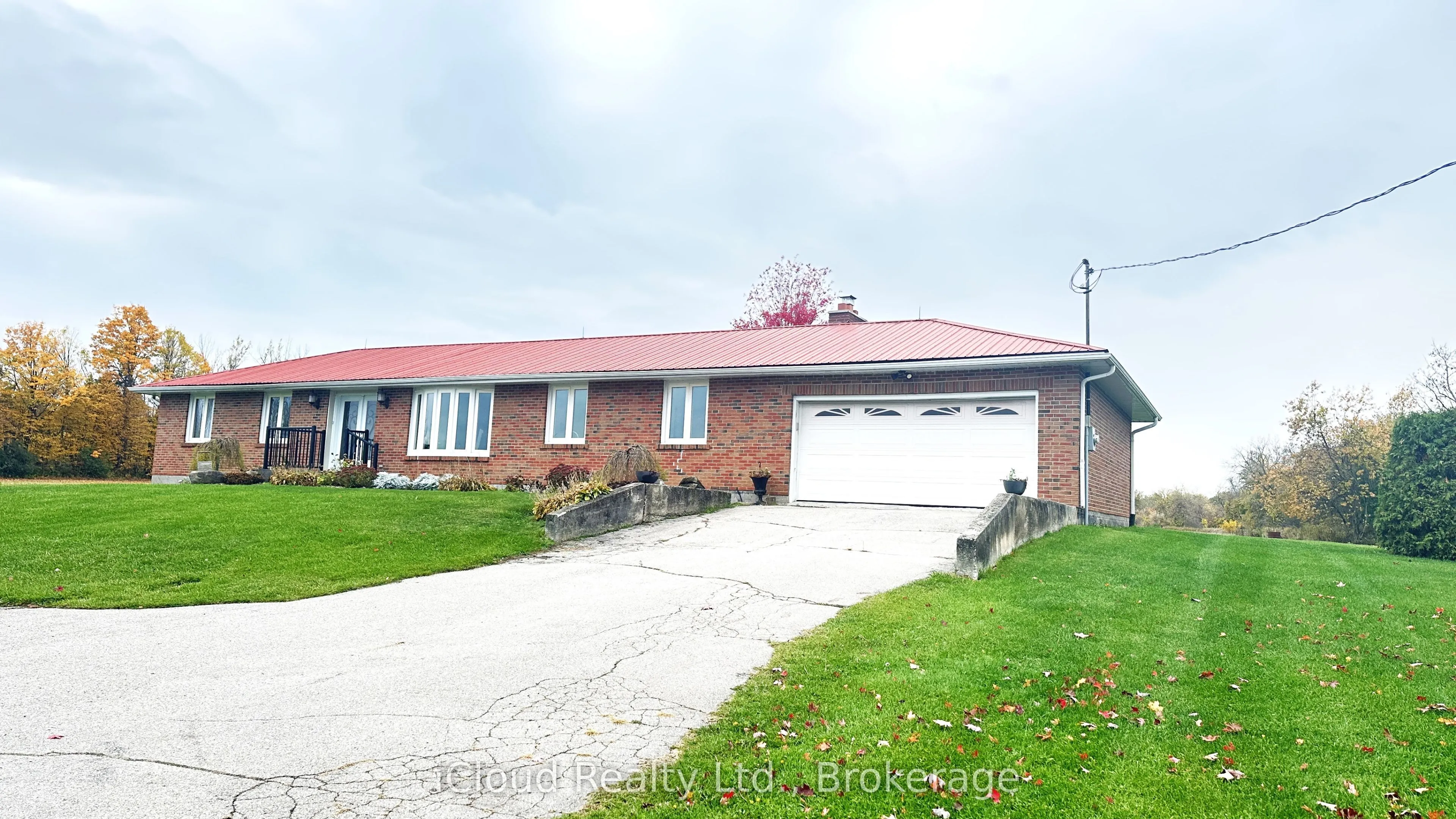 Detached 4 bedroom 2 bathroom at 22186 Kennedy Road in East Gwillimbury - MLS# N12595412