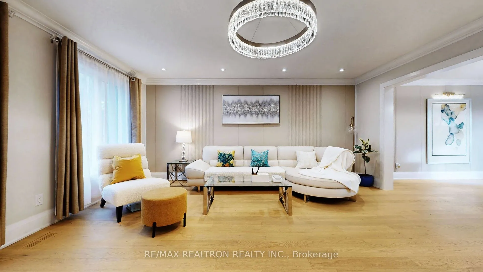 Detached kitchen at 1 Whitelaw Court Markham