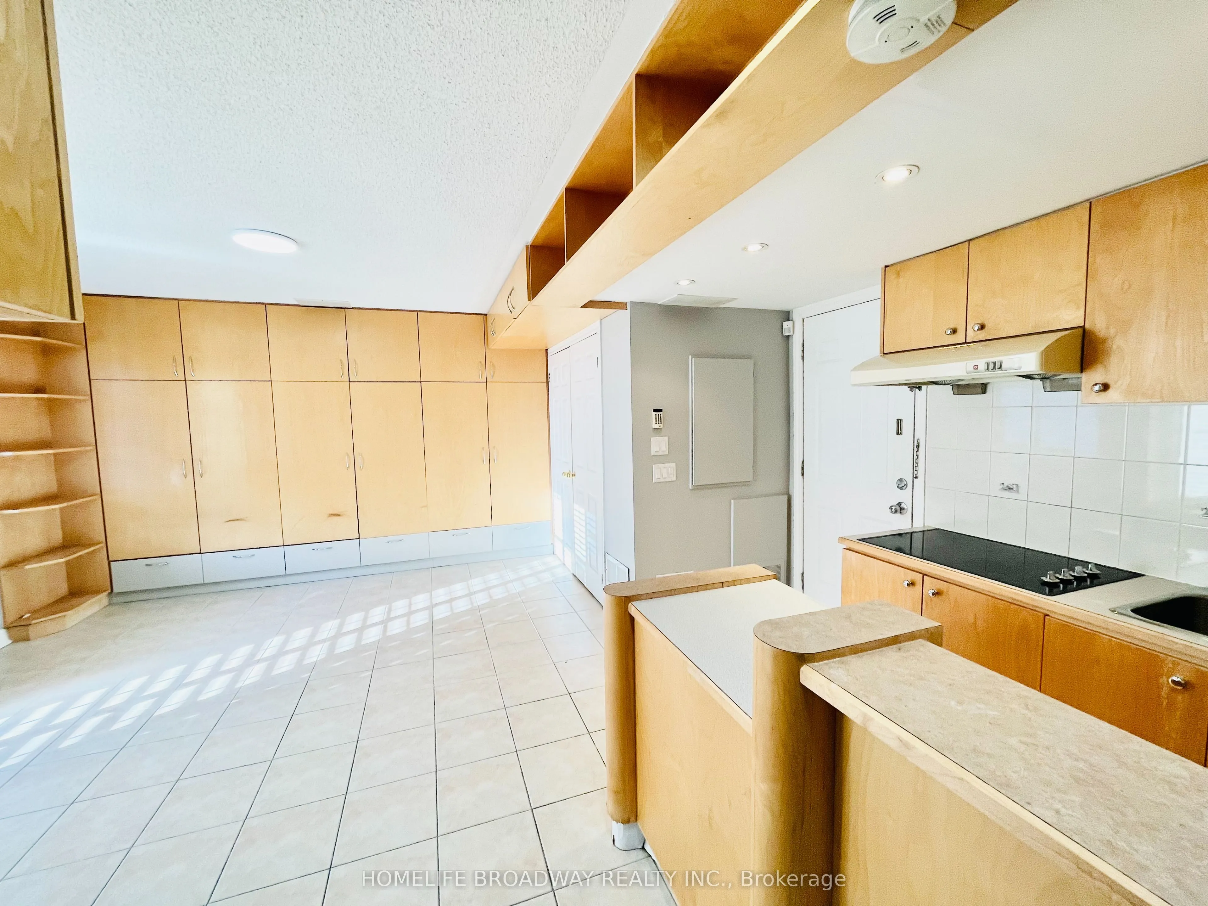 Att/Row/Townhouse kitchen at 179 Leitchcroft Crescent Markham