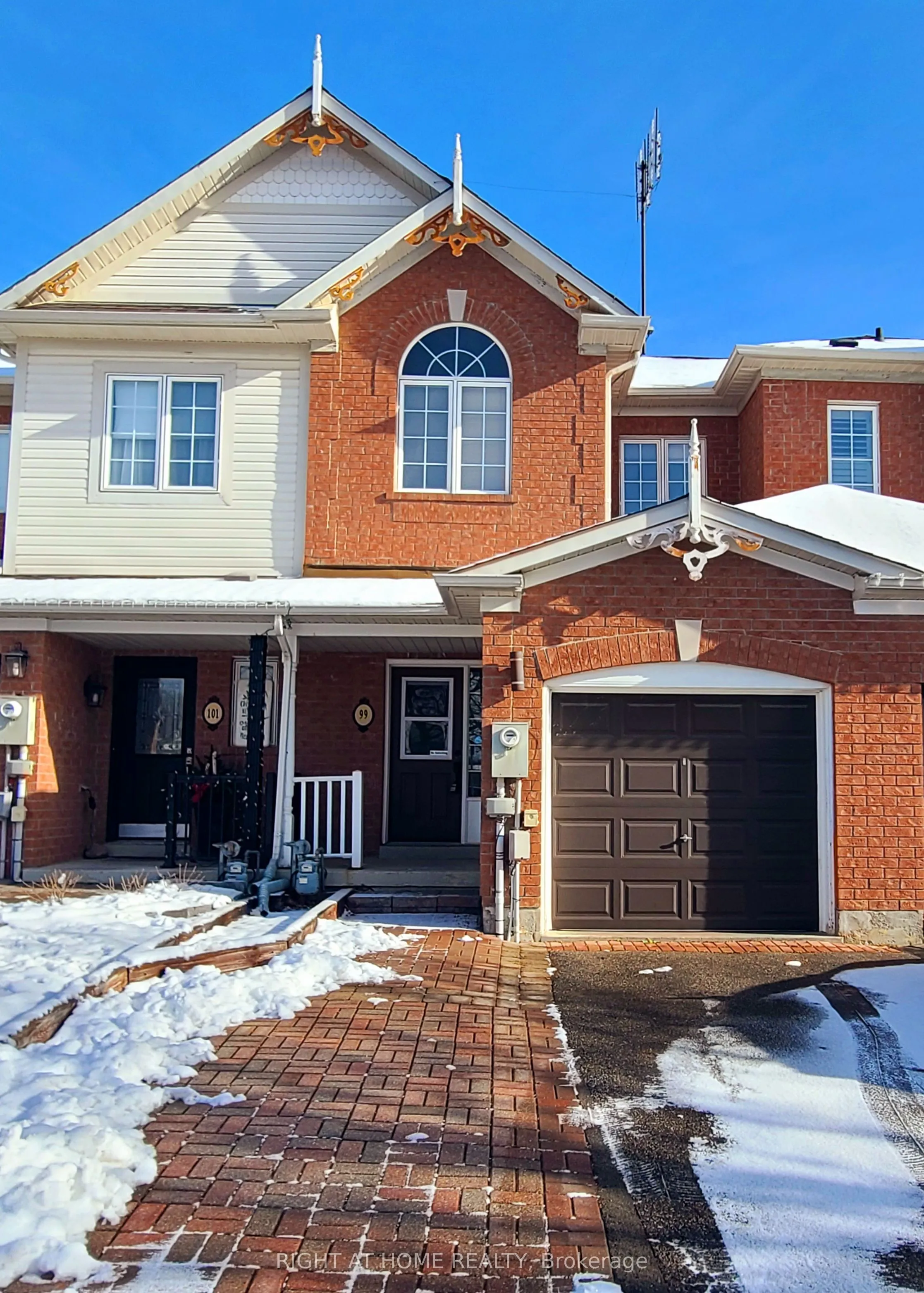 Att/Row/Townhouse 3 bedroom 3 bathroom at 99 Snedden Avenue in Aurora - MLS# N12598282