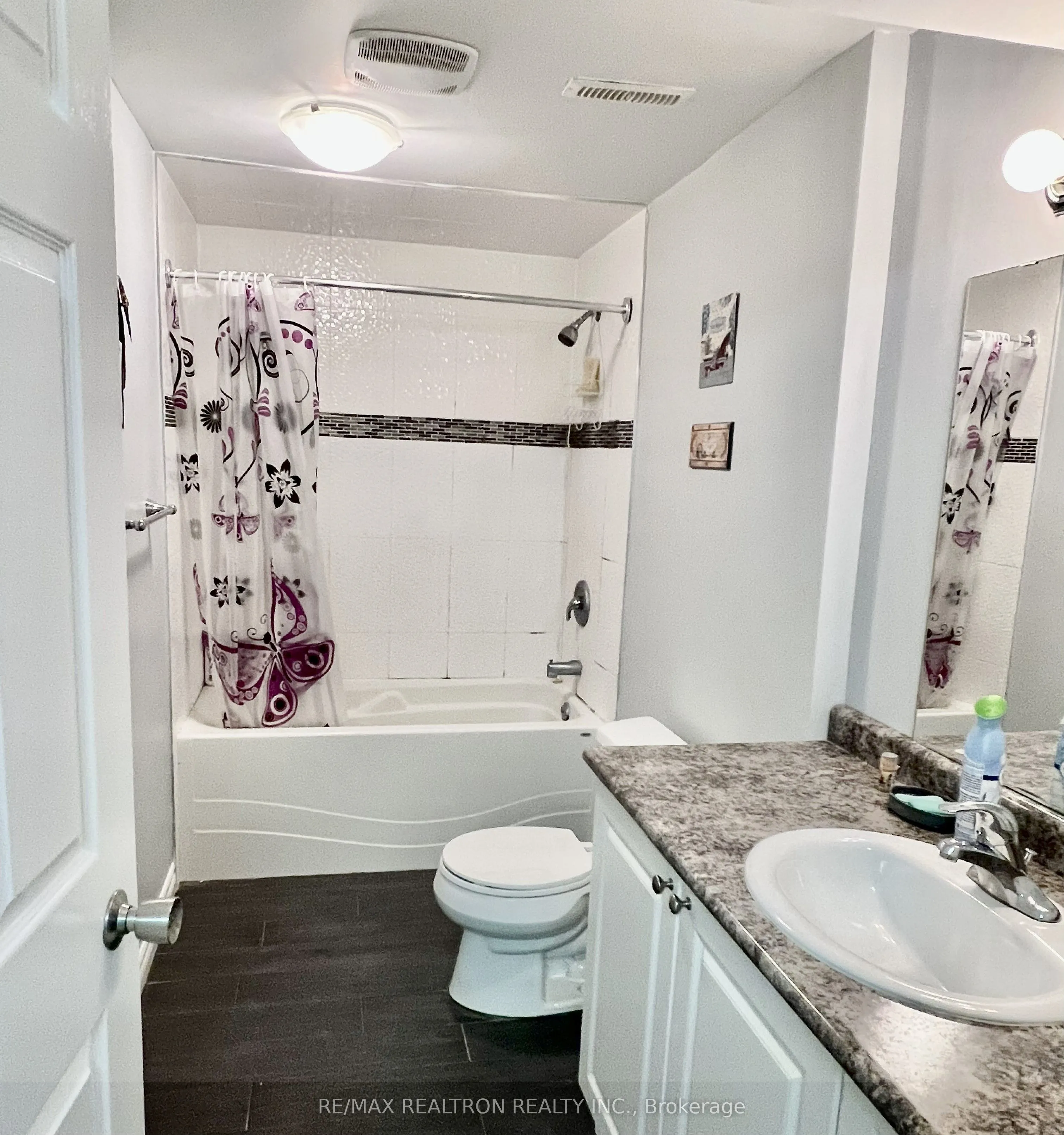 Detached kitchen at 35 Soho Crescent Markham