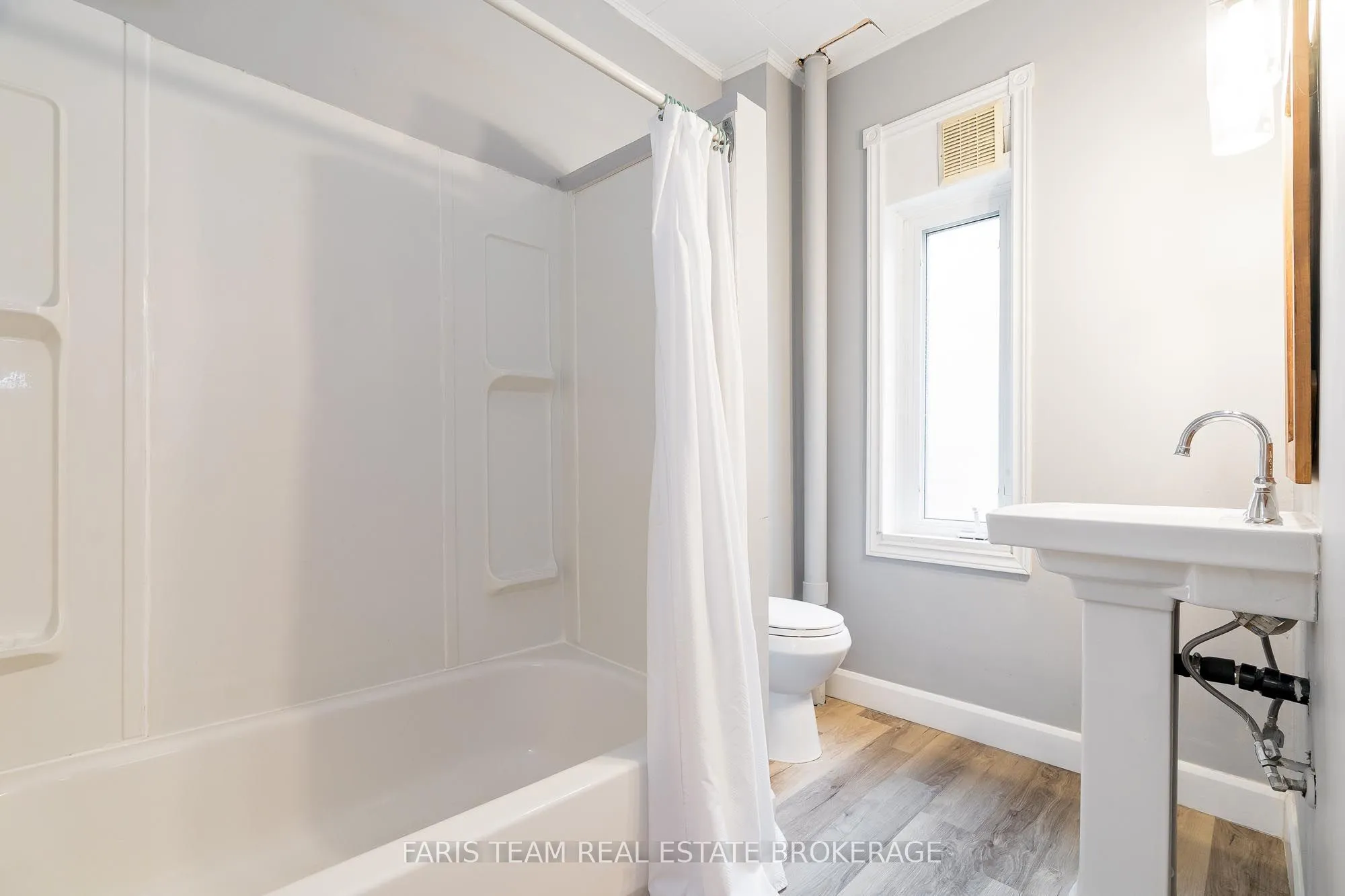 Detached kitchen at 3 John Drive Innisfil