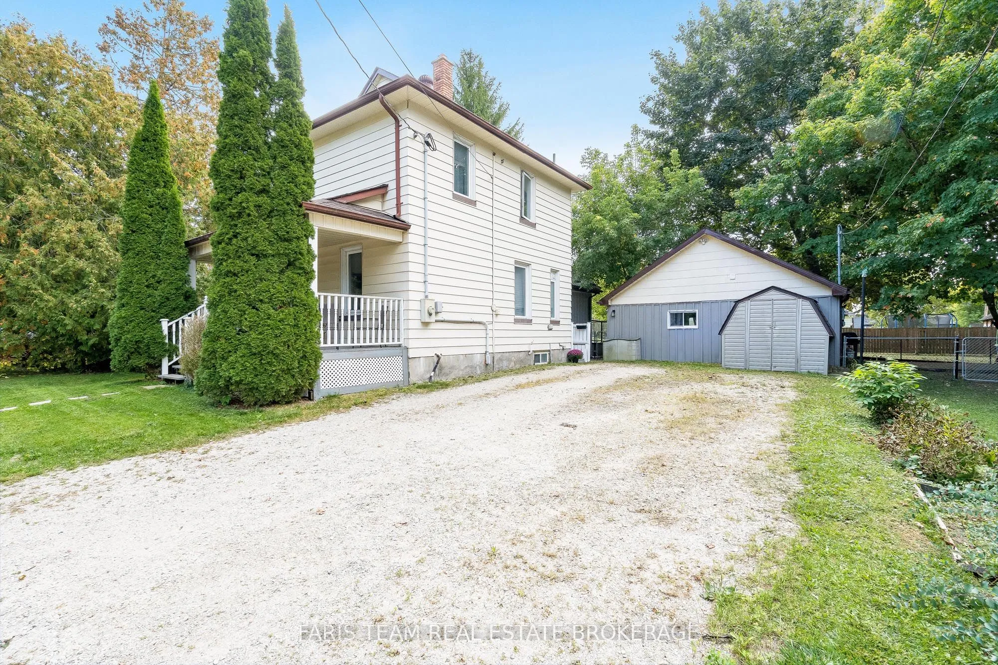 Detached interior view at 3 John Drive Innisfil