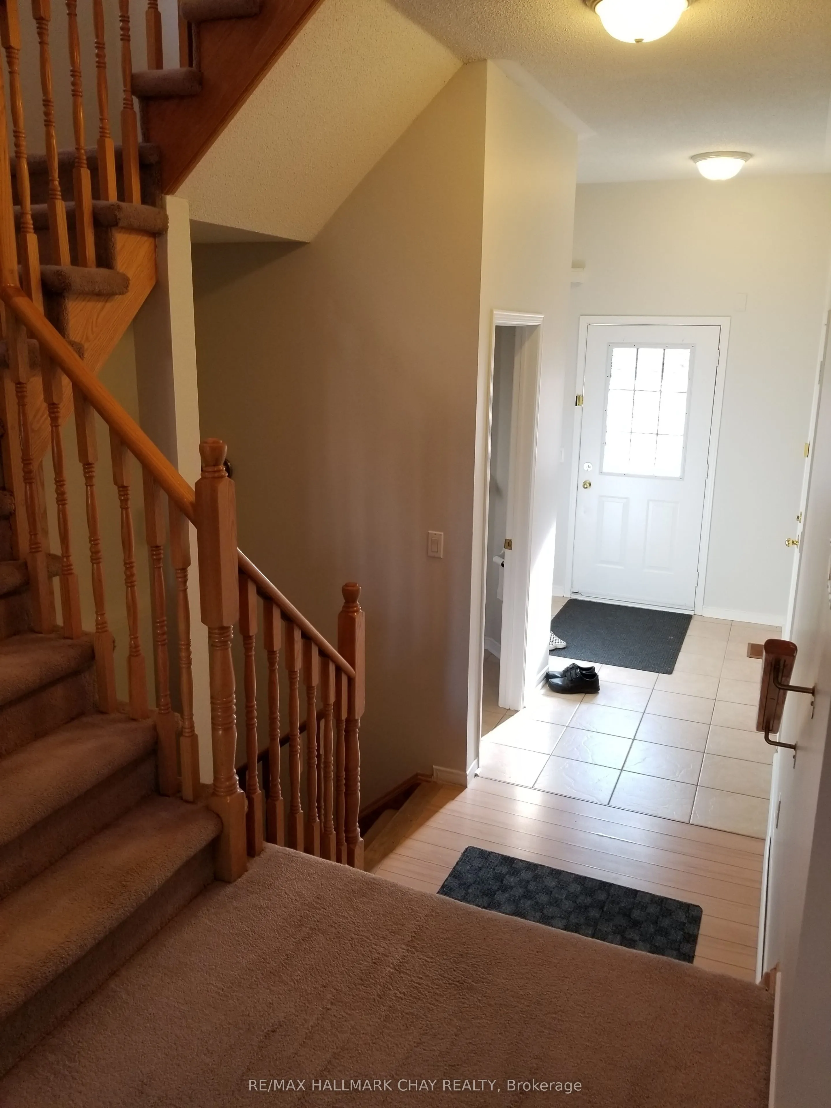 Att/Row/Townhouse kitchen at 12 Marshview Avenue Aurora