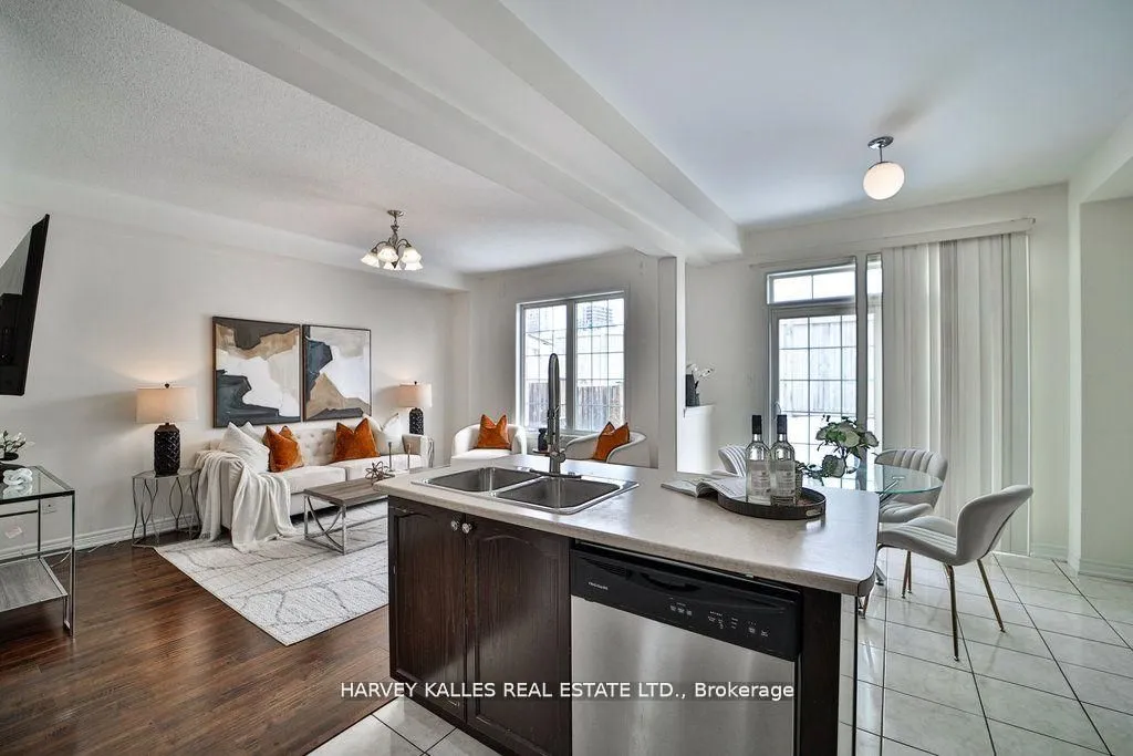 Att/Row/Townhouse kitchen at 159 Hammersly Boulevard Markham