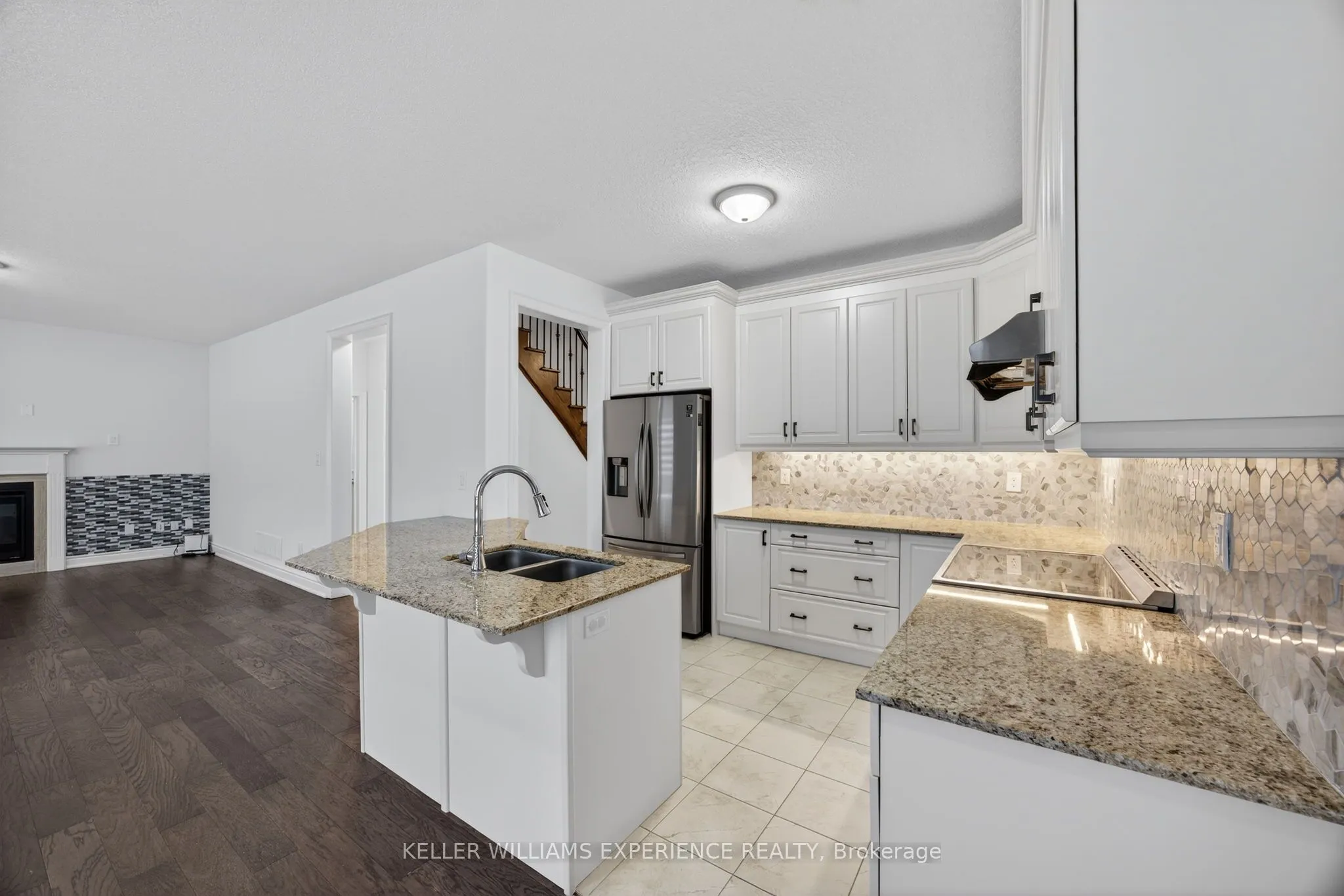 Detached living room at 1606 Rizzardo Crescent Innisfil