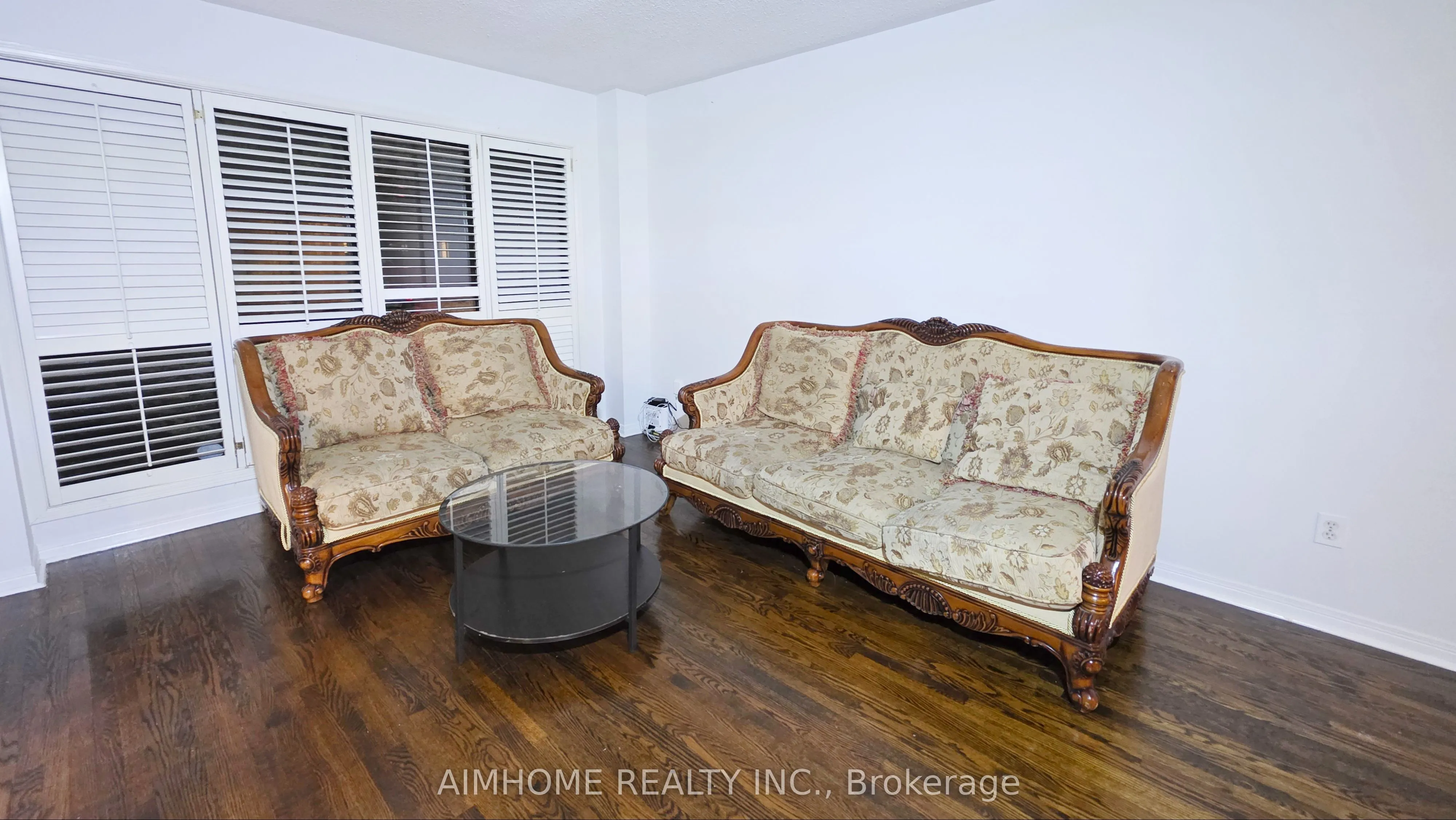 Detached kitchen at 18 Brookshire Circle Markham