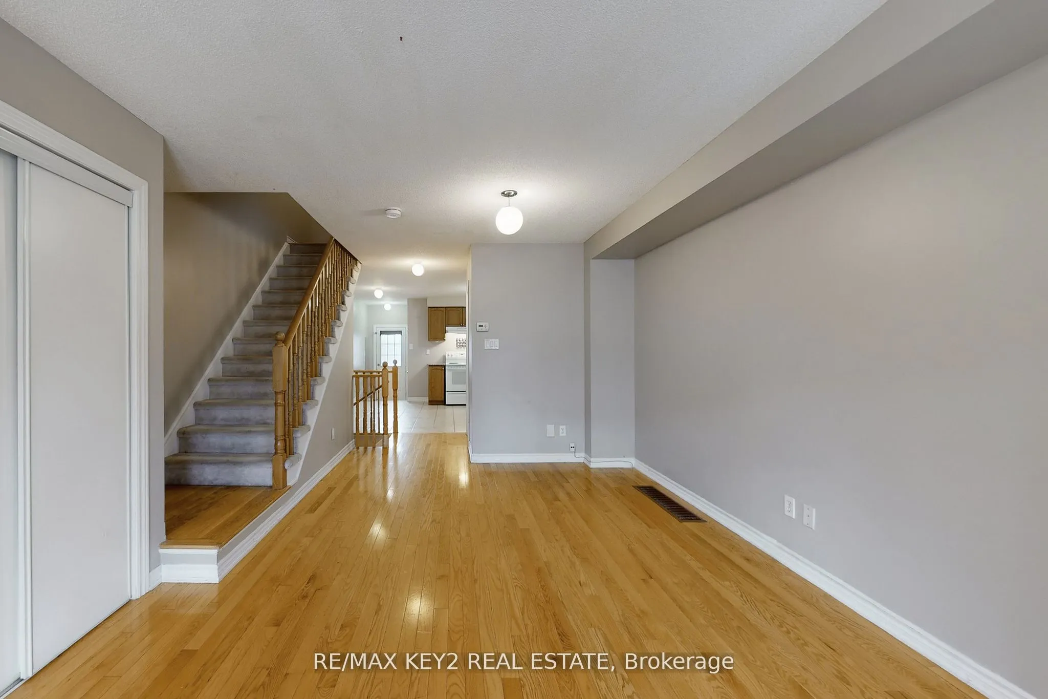 Att/Row/Townhouse kitchen at 369 Caboto Trail Markham