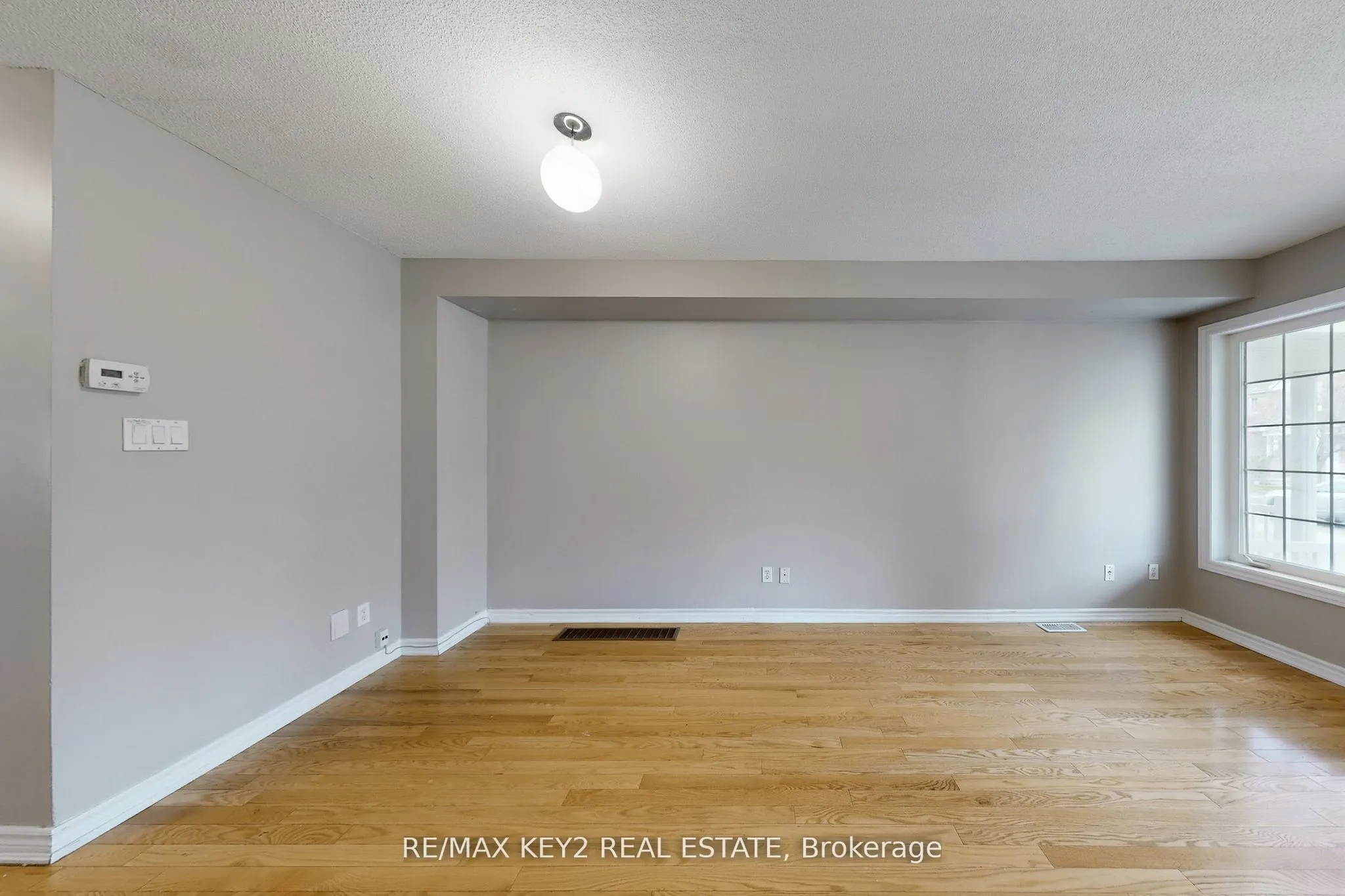 Att/Row/Townhouse living room at 369 Caboto Trail Markham