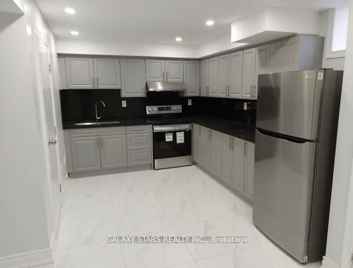 Detached kitchen at 364 Cornell Centre Boulevard Markham