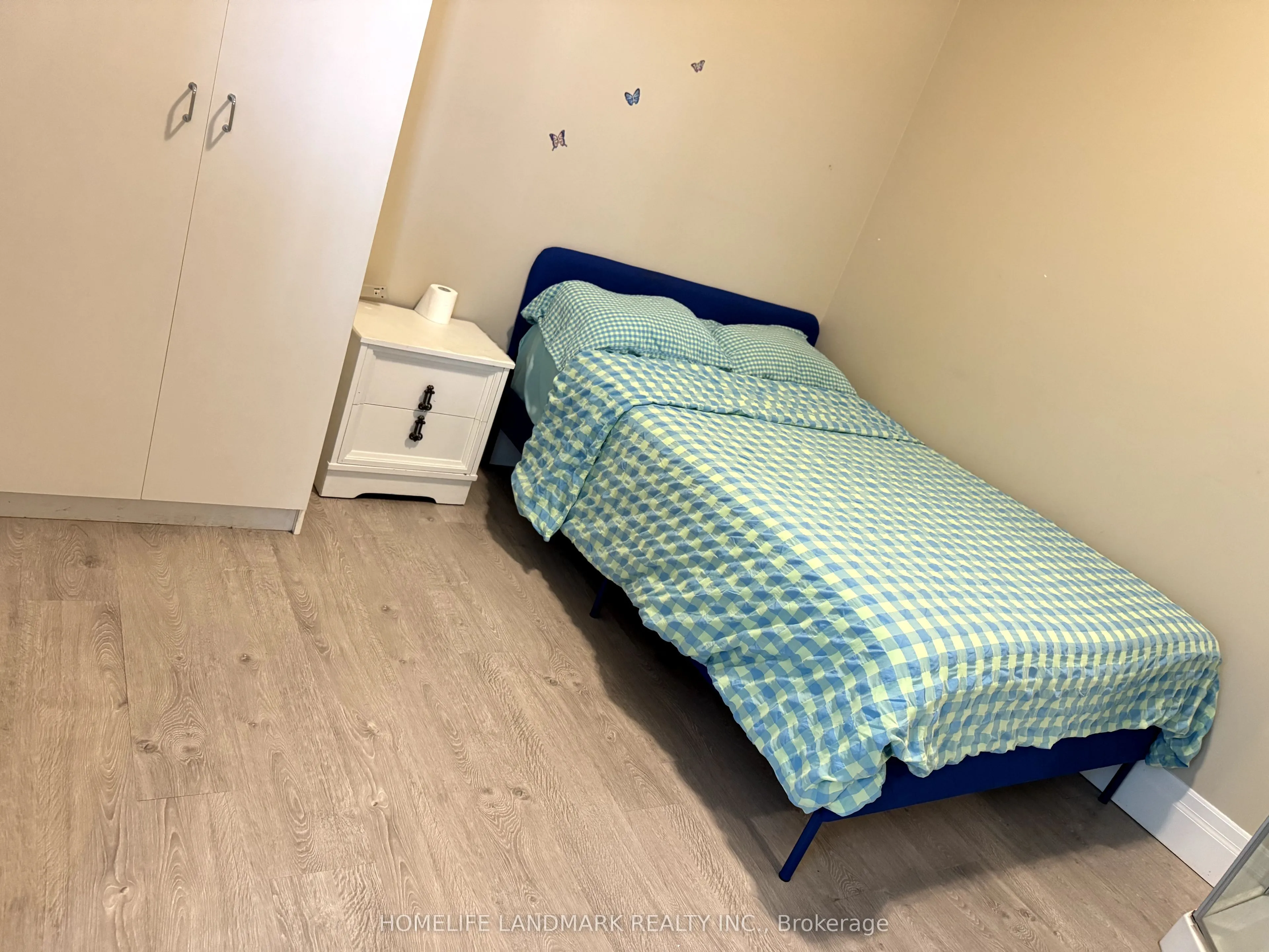 Att/Row/Townhouse interior view at 33 Luzon Avenue Markham