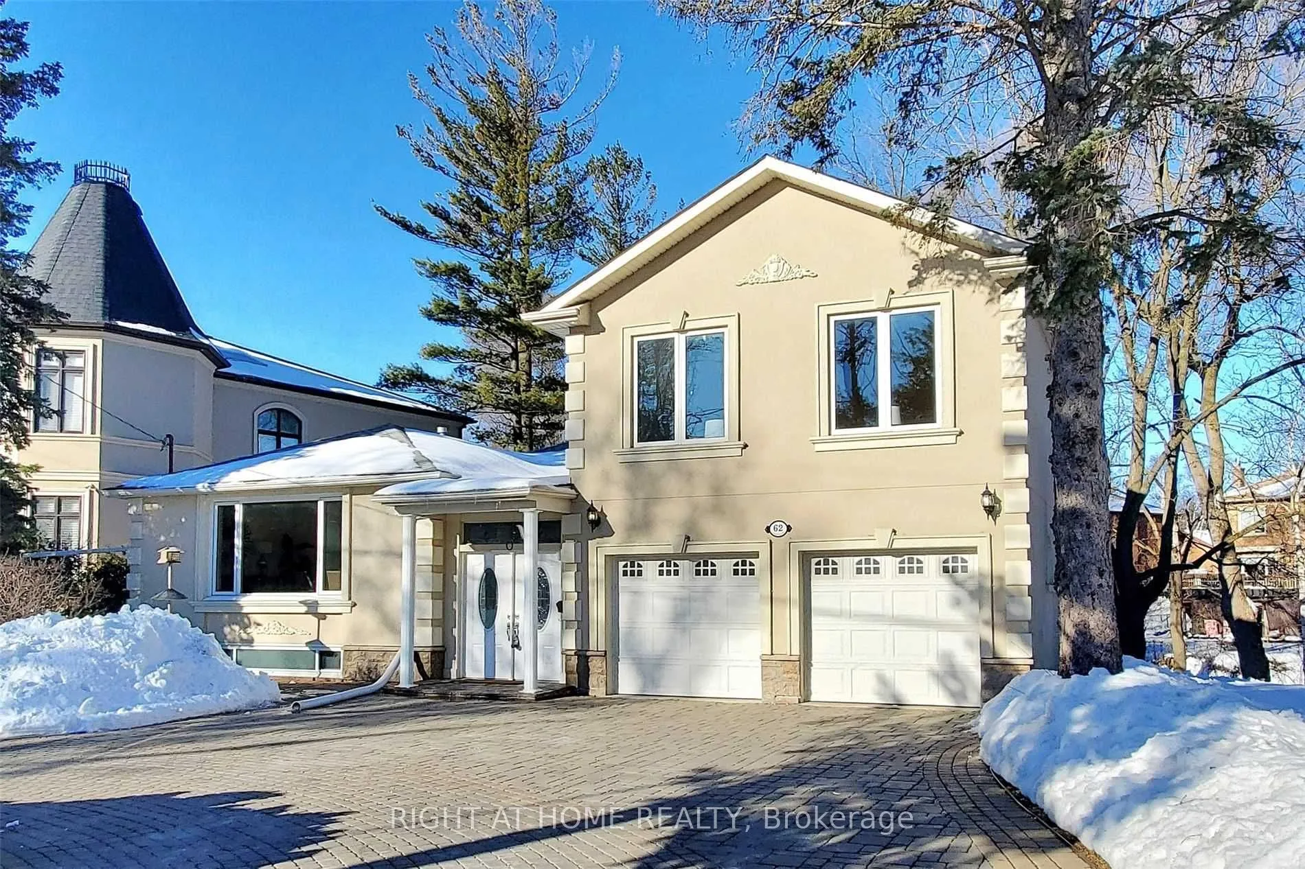 62 Seaton Drive, Aurora, ON L4G 2K3
