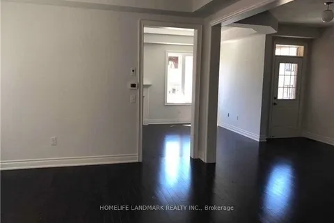 16 Beechborough Crescent, East Gwillimbury, ON L9N 0P2